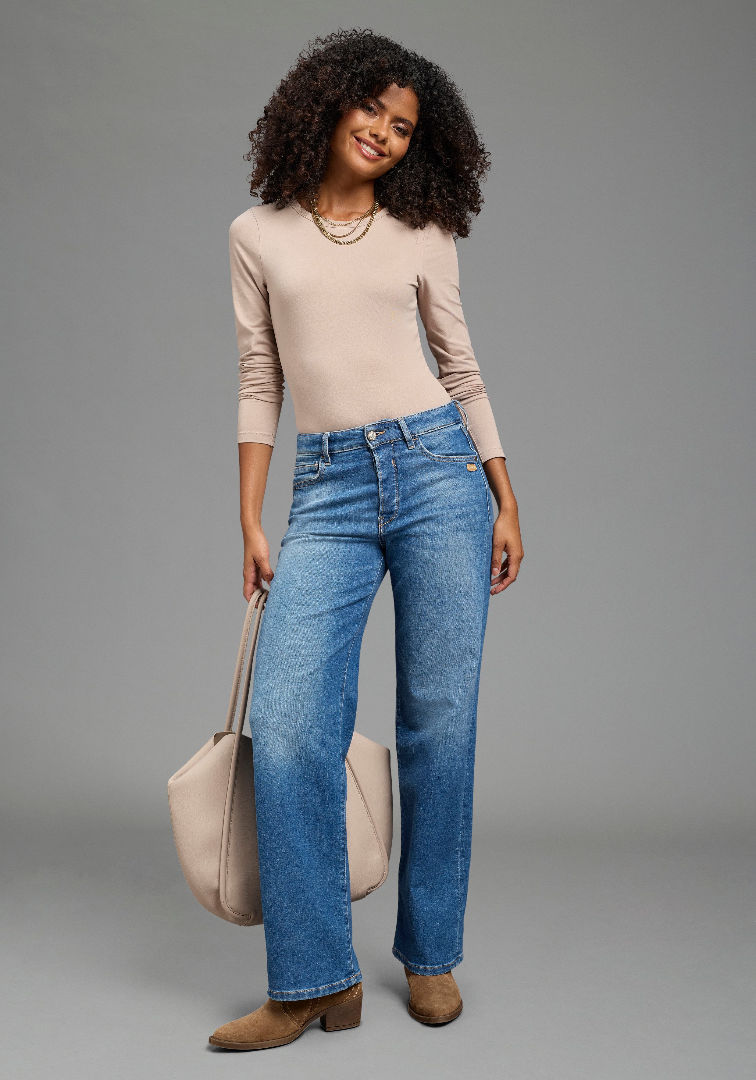 Zum Outfit 12
