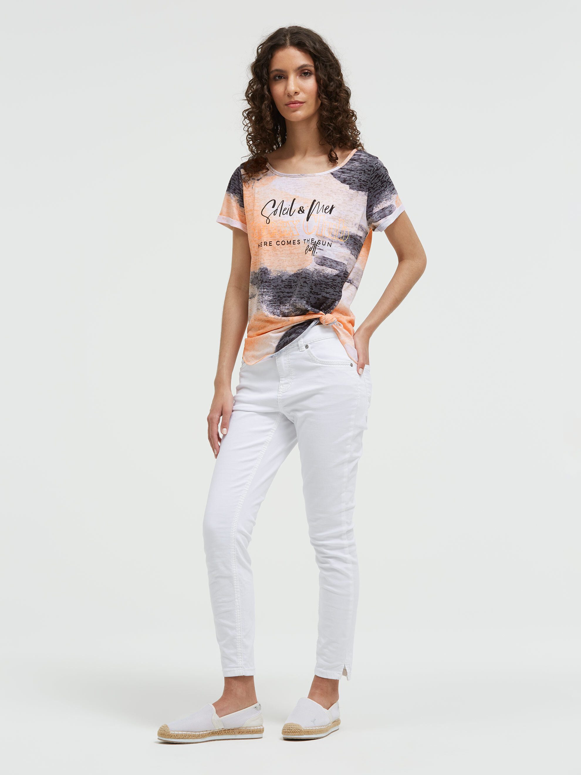 SOCCX Rundhalsshirt mit Seitenschlitze