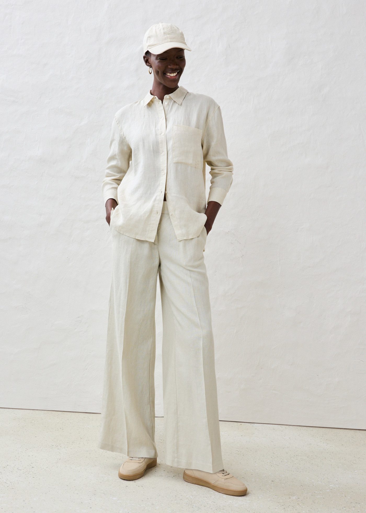 bonprix Bundfaltenhose aus Leinen, strapazierfähiges Material, Loose Fit, mit Knittereffekt