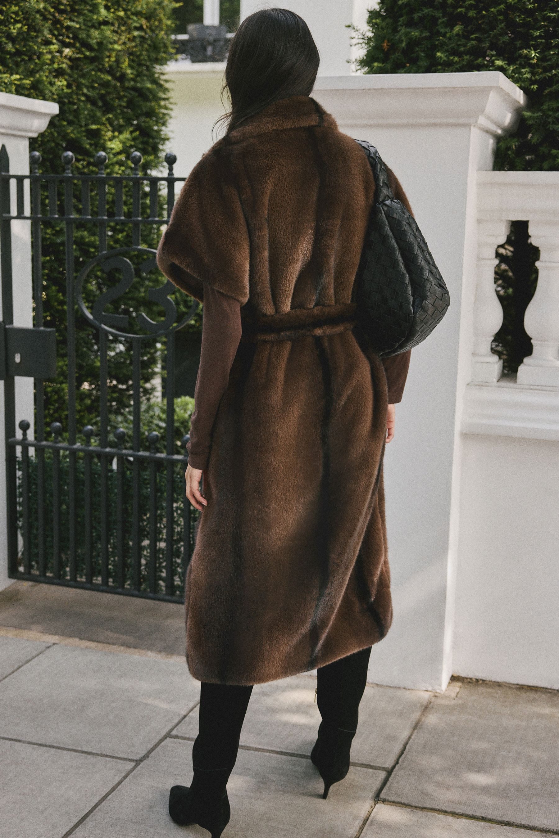 Next Steppweste Langes Kunstfell-Gilet mit Bindegürtel (1-tlg) günstig online kaufen