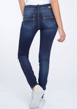 GANG Skinny-fit-Jeans 94Nele mit gekreuzten Gürtelschlaufen links vorne