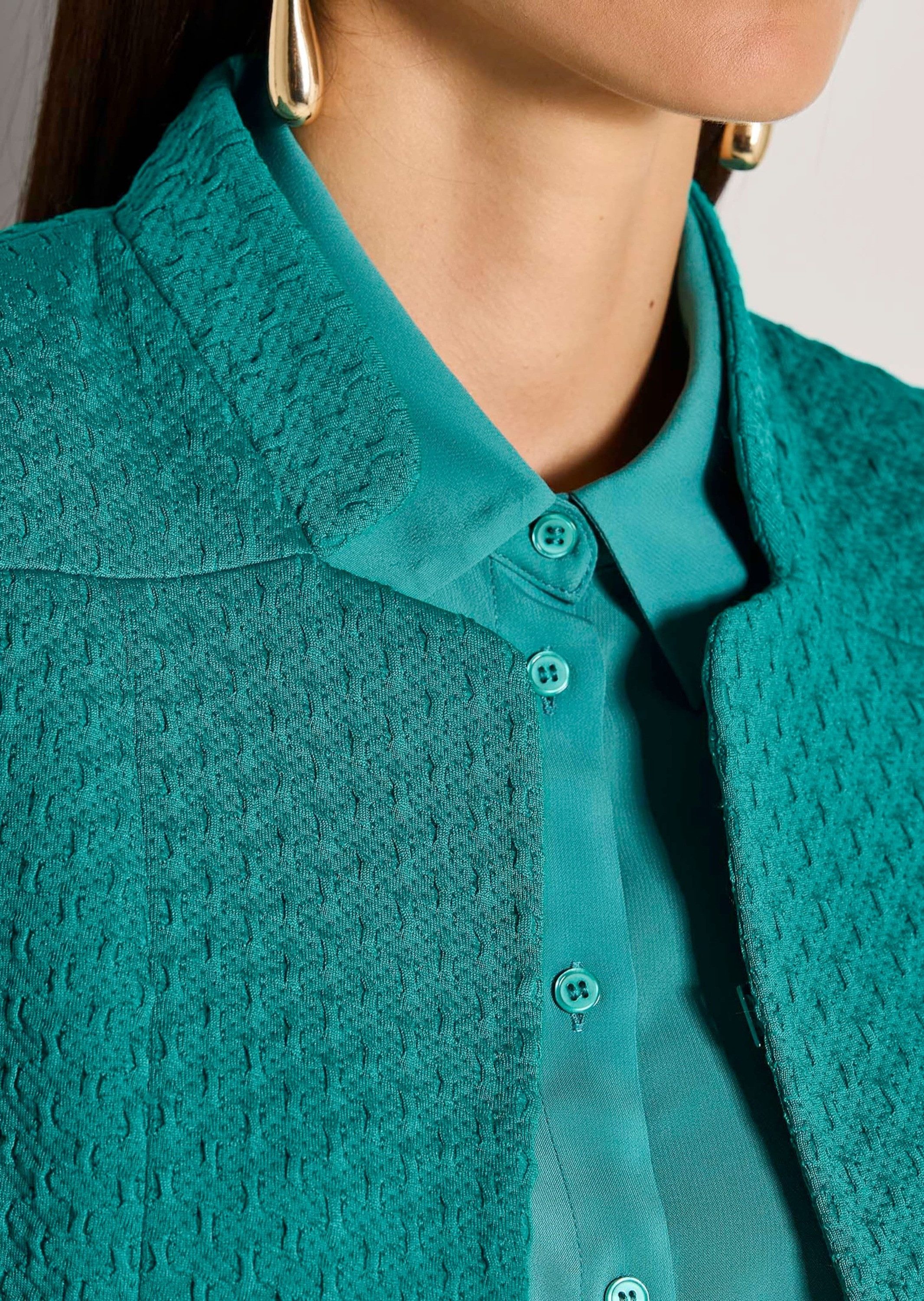 MADELEINE Kurzblazer Stilvoller Businessblazer mit Stehkragen Blazer mit dezentem Hakenverschluss und langen Ärmeln – Bild 4 von 5