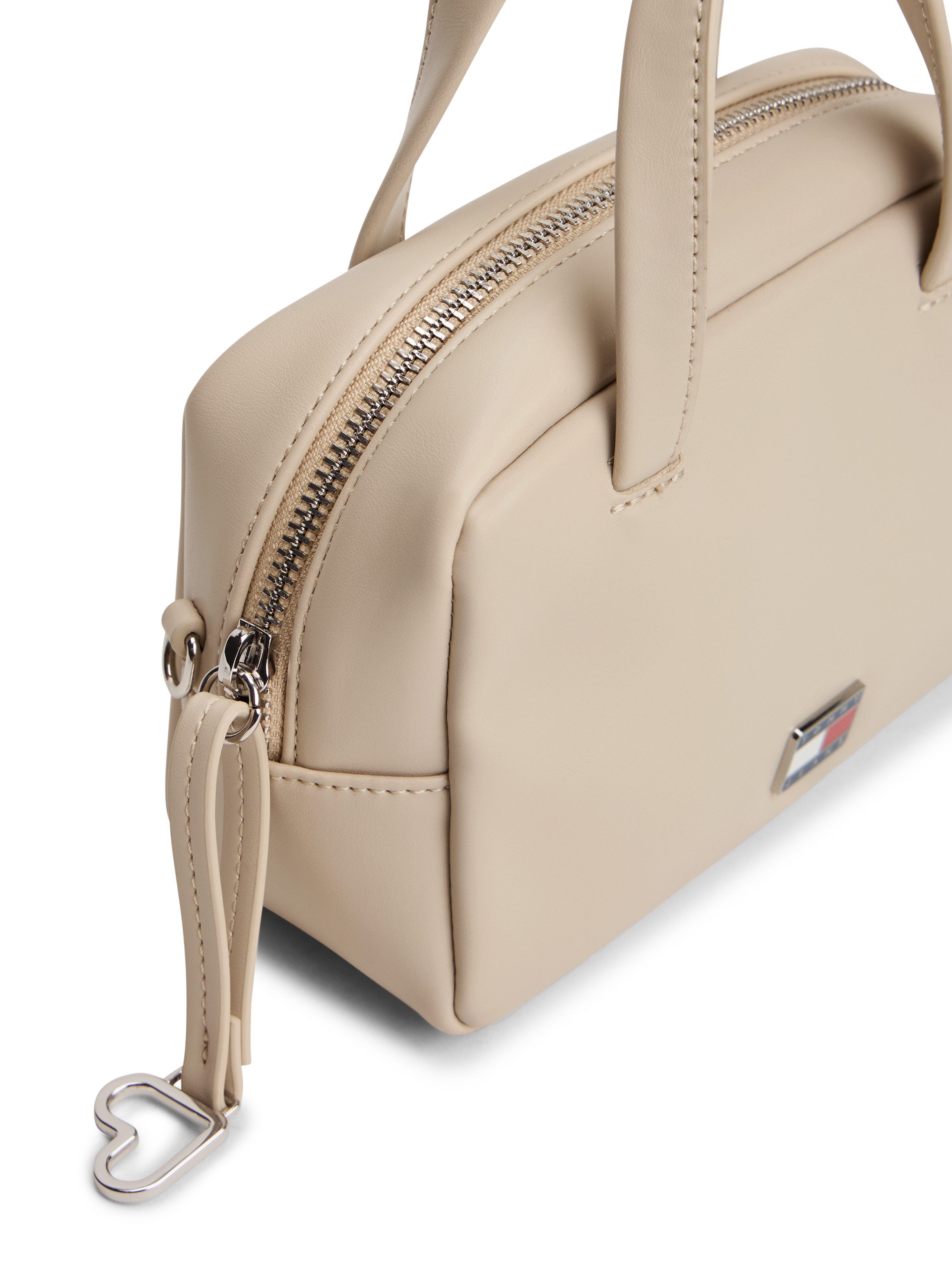 Tommy Jeans Umhängetasche TJW CITY TRUNK CROSSOVER (2-tlg., Abnehmbarer Herzenanhänger), Damen Tragetasche, Schultertasche mit Herzchen-Applikation