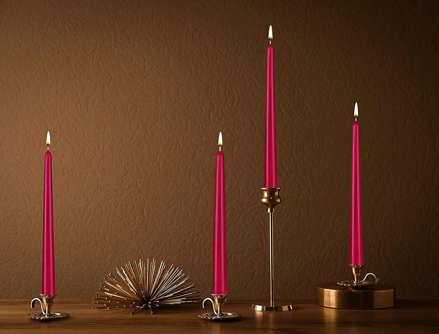BRUBAKER mit lange, Kerzenhalter für Kerzenständer - Spitzkerze 4-tlg), Kerzen Set, Brenndauer langer tropffreie und (Leuchterkerzen Dunkelrot Deko