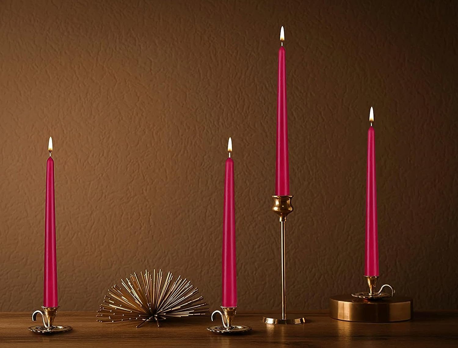 BRUBAKER Spitzkerze für Kerzenständer und Kerzenhalter - (Leuchterkerzen Set, 4-tlg), lange, tropffreie Deko Kerzen mit langer Brenndauer – Bild 4 von 5