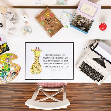Mr. & Mrs. Panda Schreibtischunterlage Giraffe Blumenkranz - Weiß - Geschenk, Abenteurer, Schreibunterlage, (1 tlg)