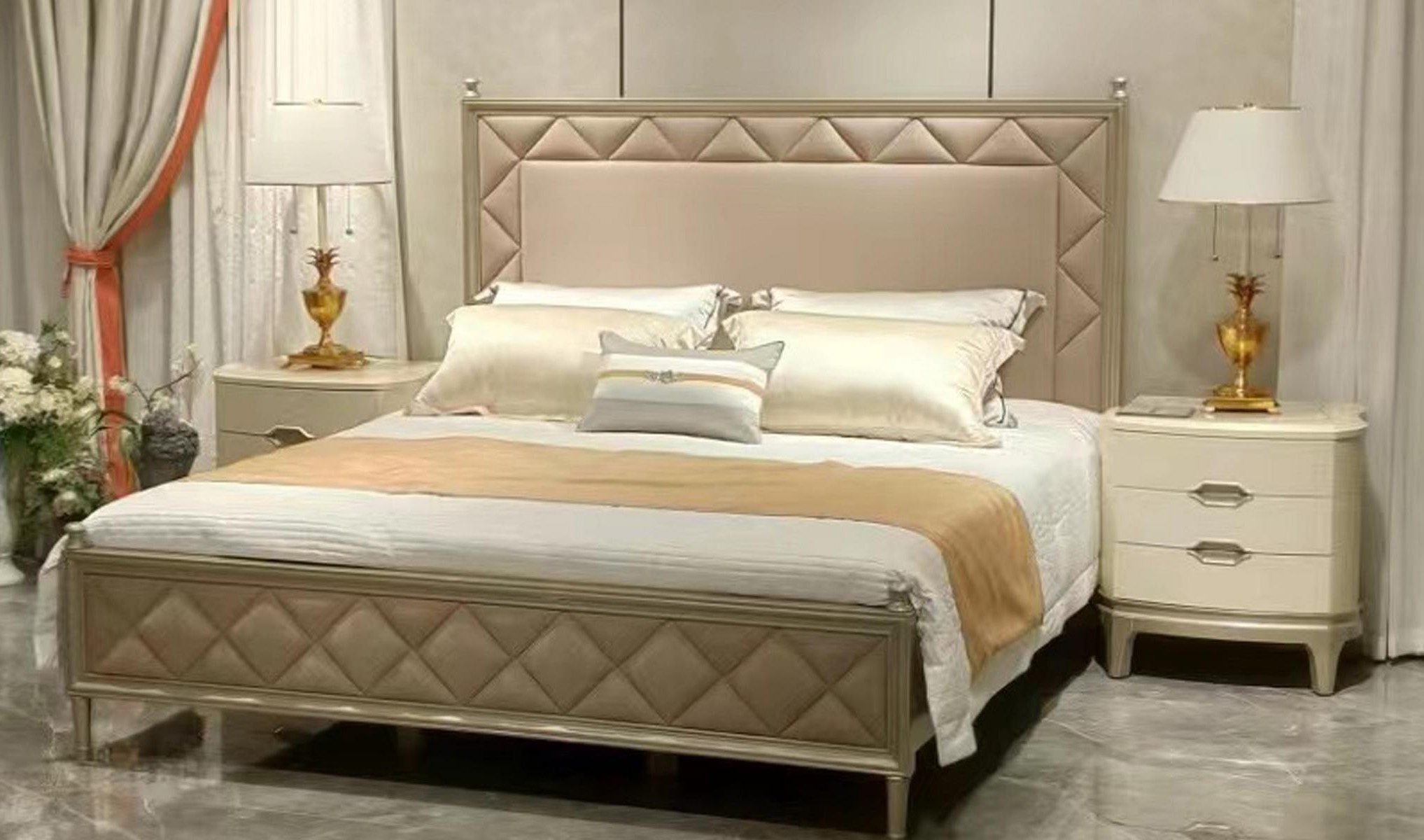 Xlmoebel Polsterbett Beiges Polsterbett mit hochwertigem Lederdesign für Komfort (Bett), Hergestellt in Europa