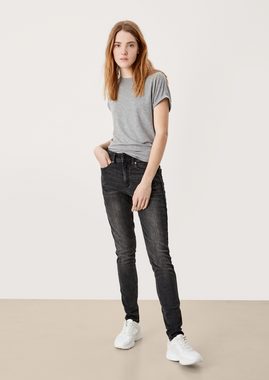 QS Stoffhose Jeans Sadie / Skinny Fit / Mid Rise / Skinny Leg Leder-Patch, Waschung