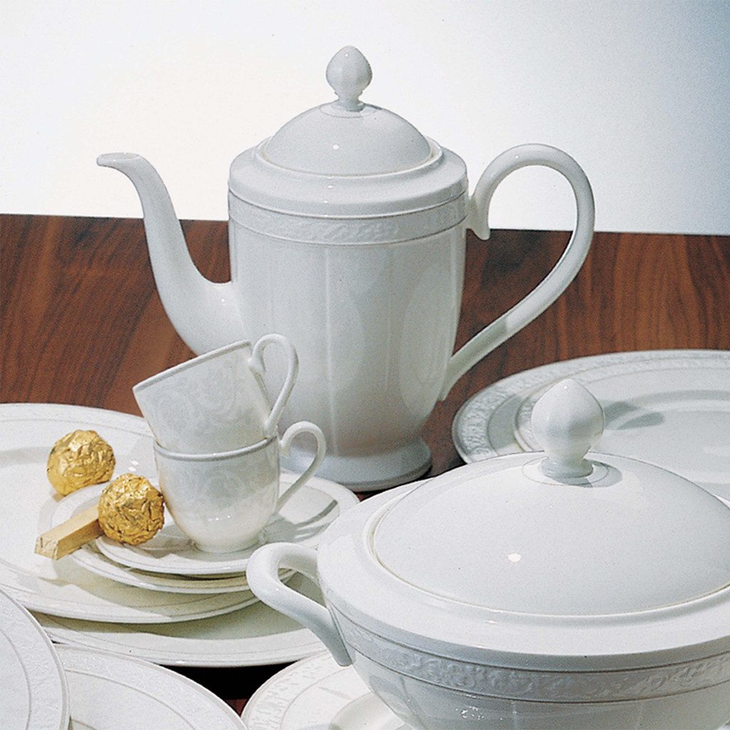 Villeroy & Boch Signature Untertasse Gray Pearl Mokka-/Espressountertasse, (1 St), Premium Bone Porcelain, mikrow.- & spülm.sicher, Made in Germany