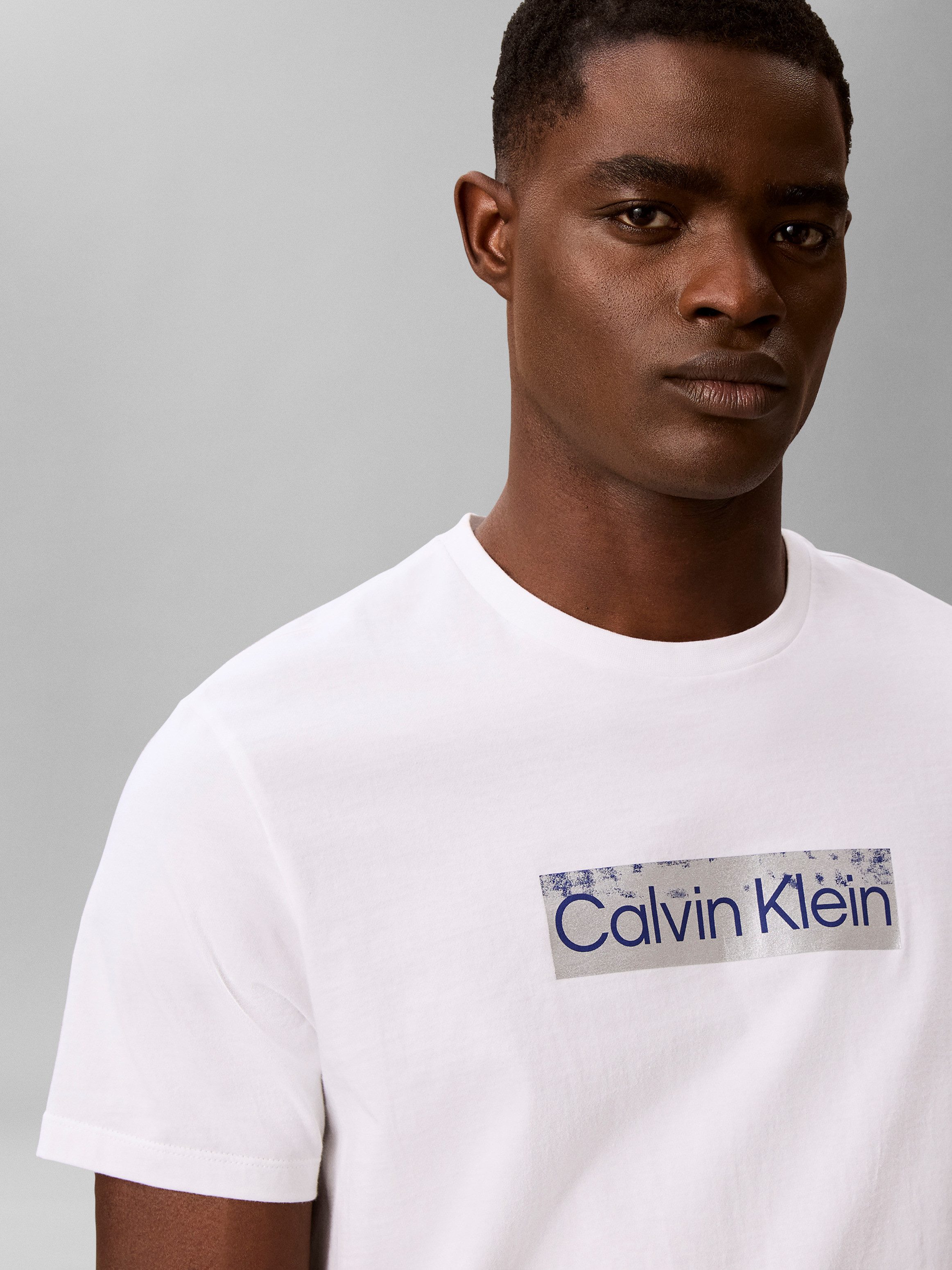 Calvin Klein T-Shirt Reine Baumwolle, Regular Fit, Glanzdruck