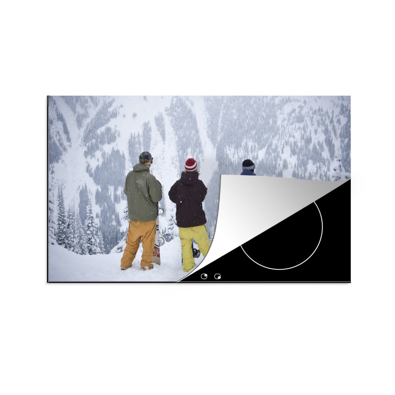 MuchoWow Herdblende-/Abdeckplatte Drei Snowboarder schauen sich die verschneiten Berghänge an, Vinyl, (1 tlg), 83x51 cm, Ceranfeldabdeckung, Arbeitsplatte für küche