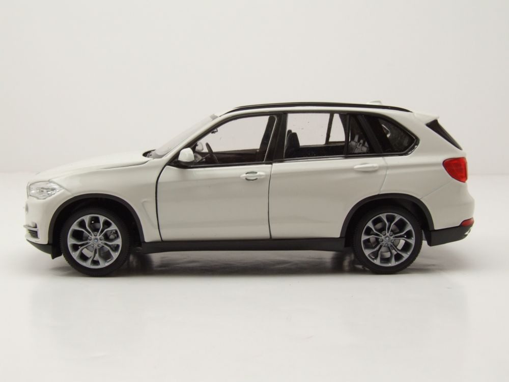 Welly Modellauto BMW X5 2015 weiß, Maßstab 1:24