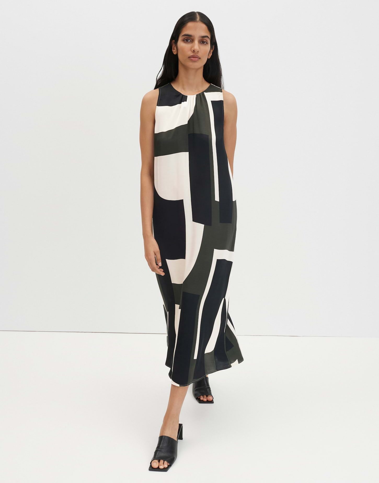 someday Trägerkleid Quileena aus Webware mit abstraktem Print Mit Print, Raffungen und Seitentaschen