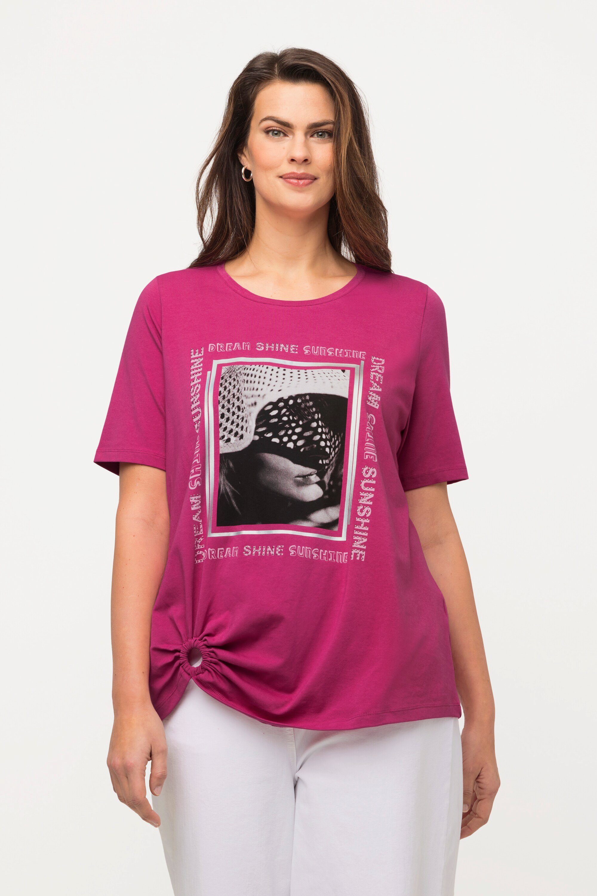 Ulla Popken Rundhalsshirt T-Shirt Fotomotiv Ziernieten Rundhals Halbarm