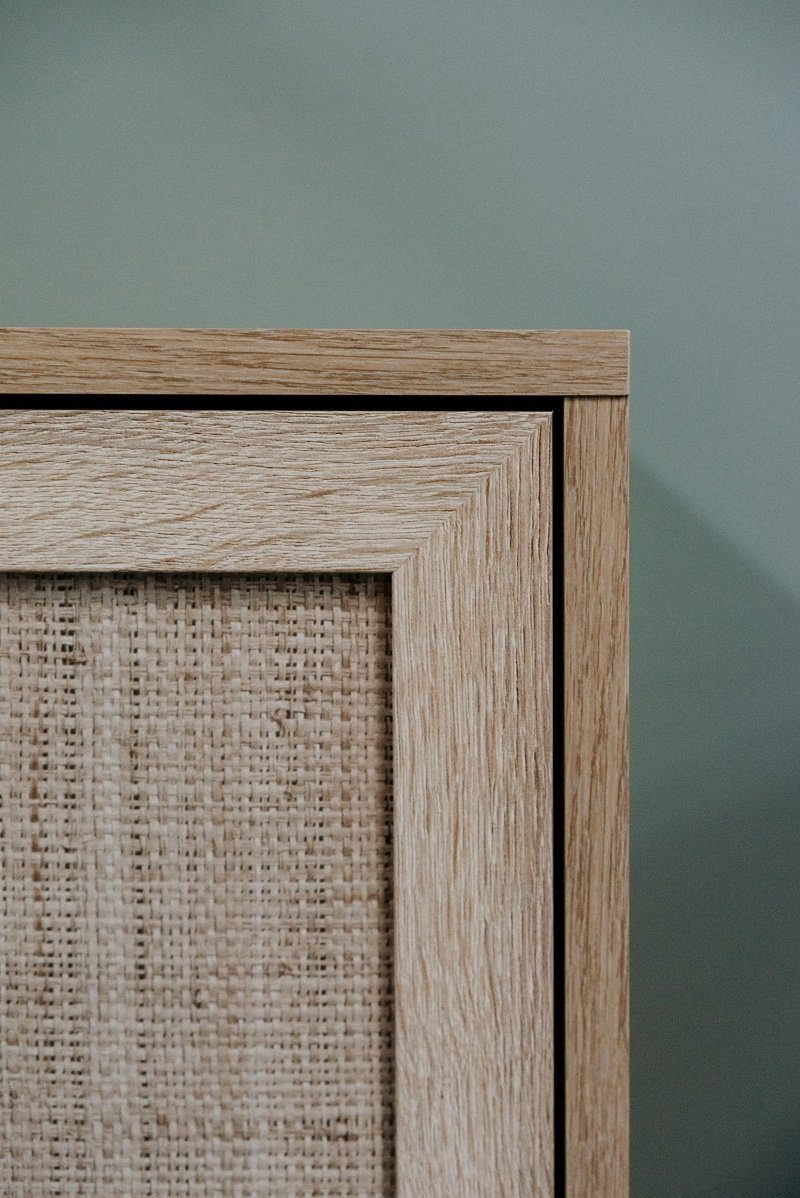 Finori Vitrine Highboard Bali, Sonoma Eiche / Rattan Optik Aufdruck