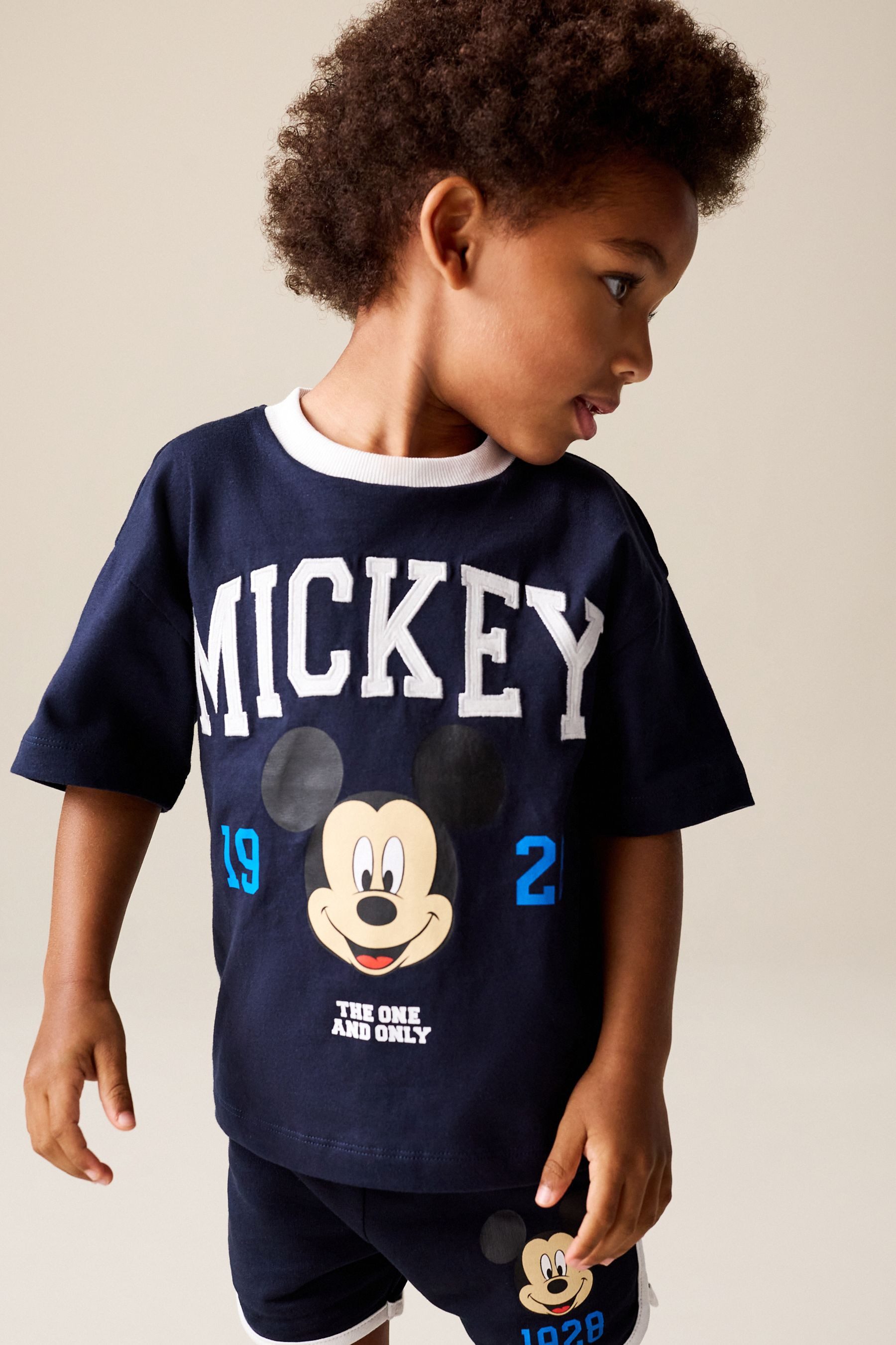 Next Shirt & Shorts Micky Maus Kurzärmeliges T-Shirt und Shorts im Set (2-tlg)