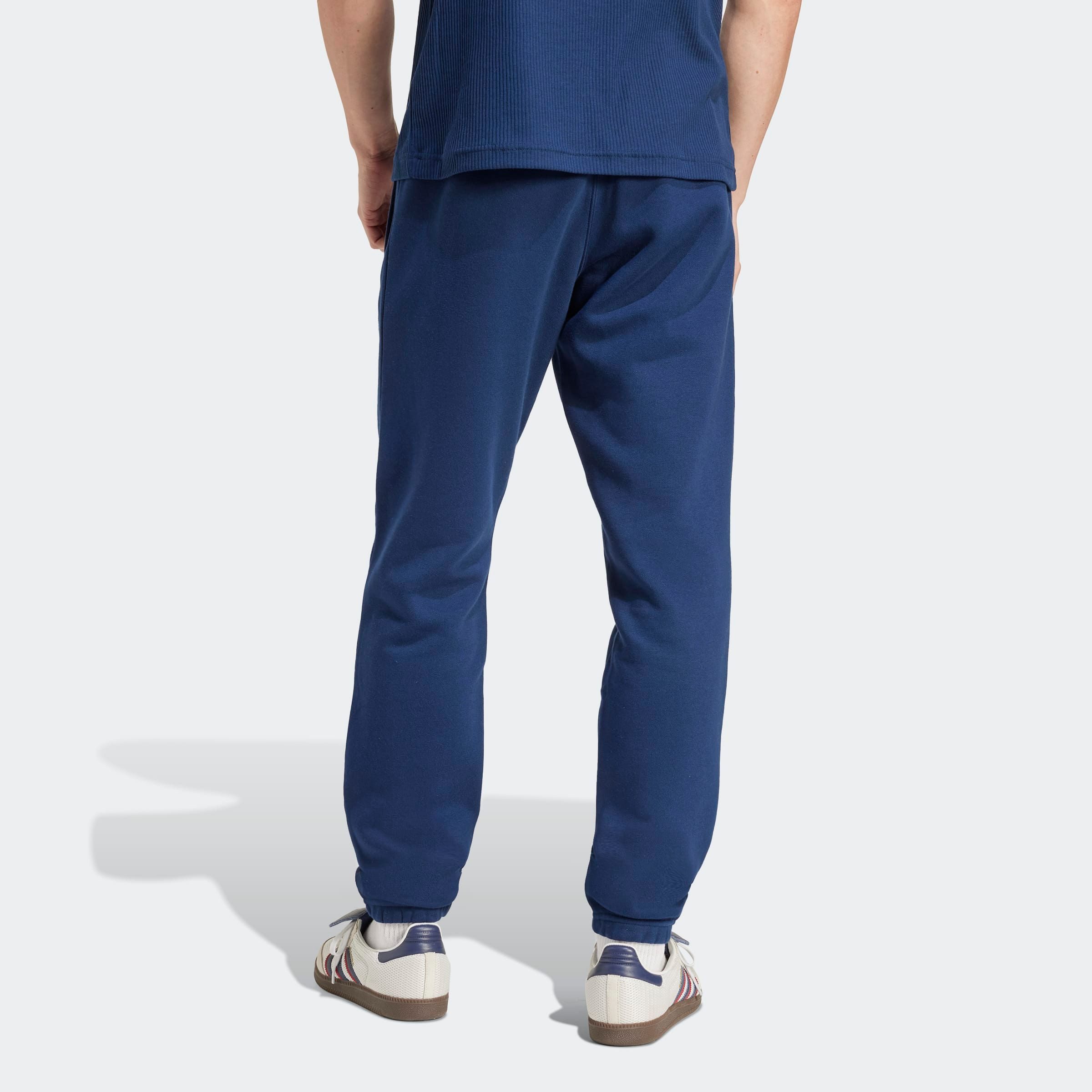 adidas Originals Sporthose TREFOIL ESSENTIALS schmale Passform, mit flauschiger Innenseite, mit Rippbündchen