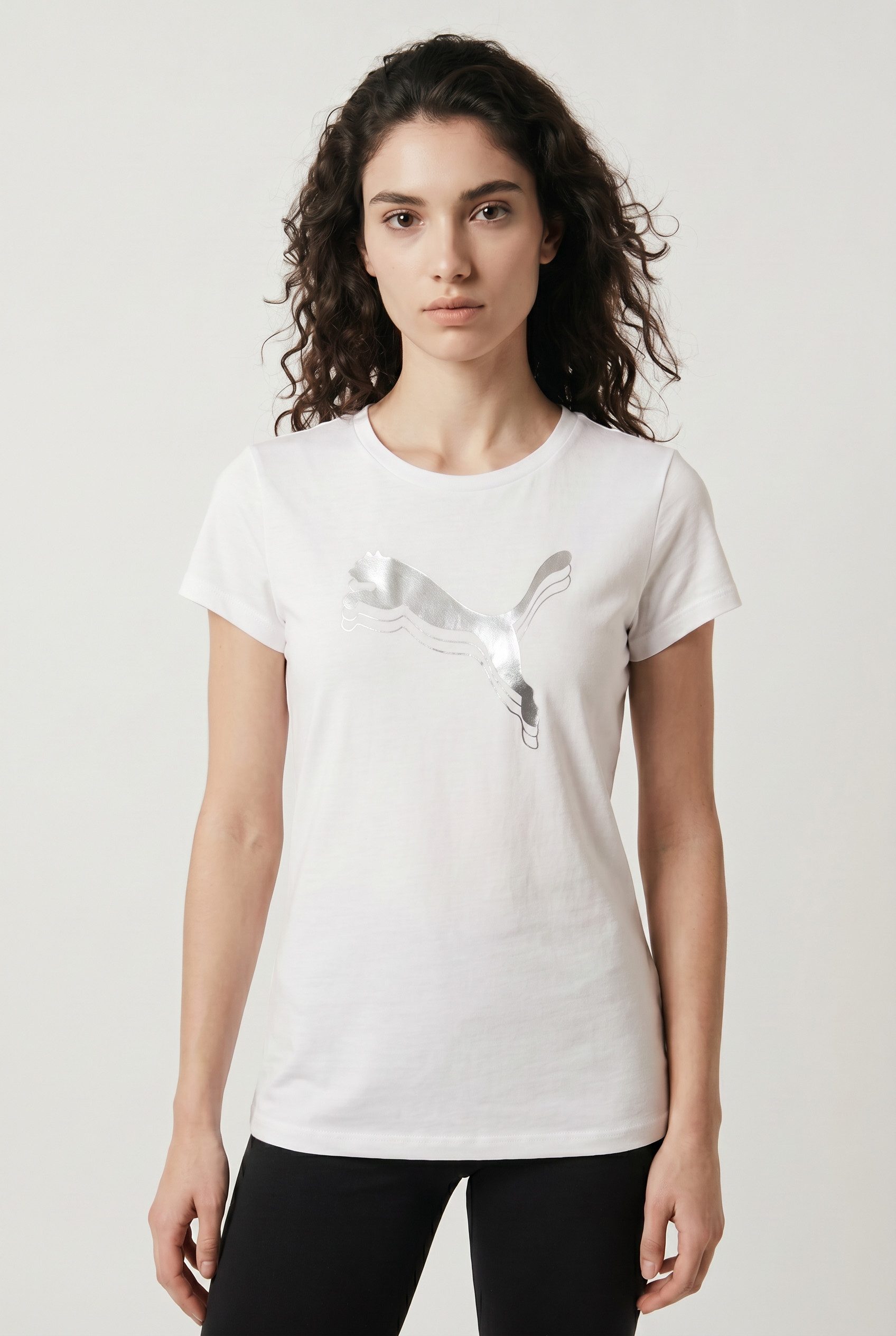 PUMA T-Shirt ESS METALLIC TEE Regular Fit, sportlicher Stil, Rundhalsausschnitt, aus Baumwolle