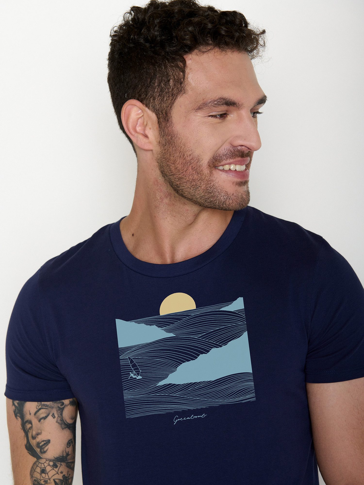 GreenBomb T-Shirt Guide Surf Cliff (1-tlg., 1) klassischer Schnitt, tailliert, Rundhalsausschnitt, Bio-Baumwolle