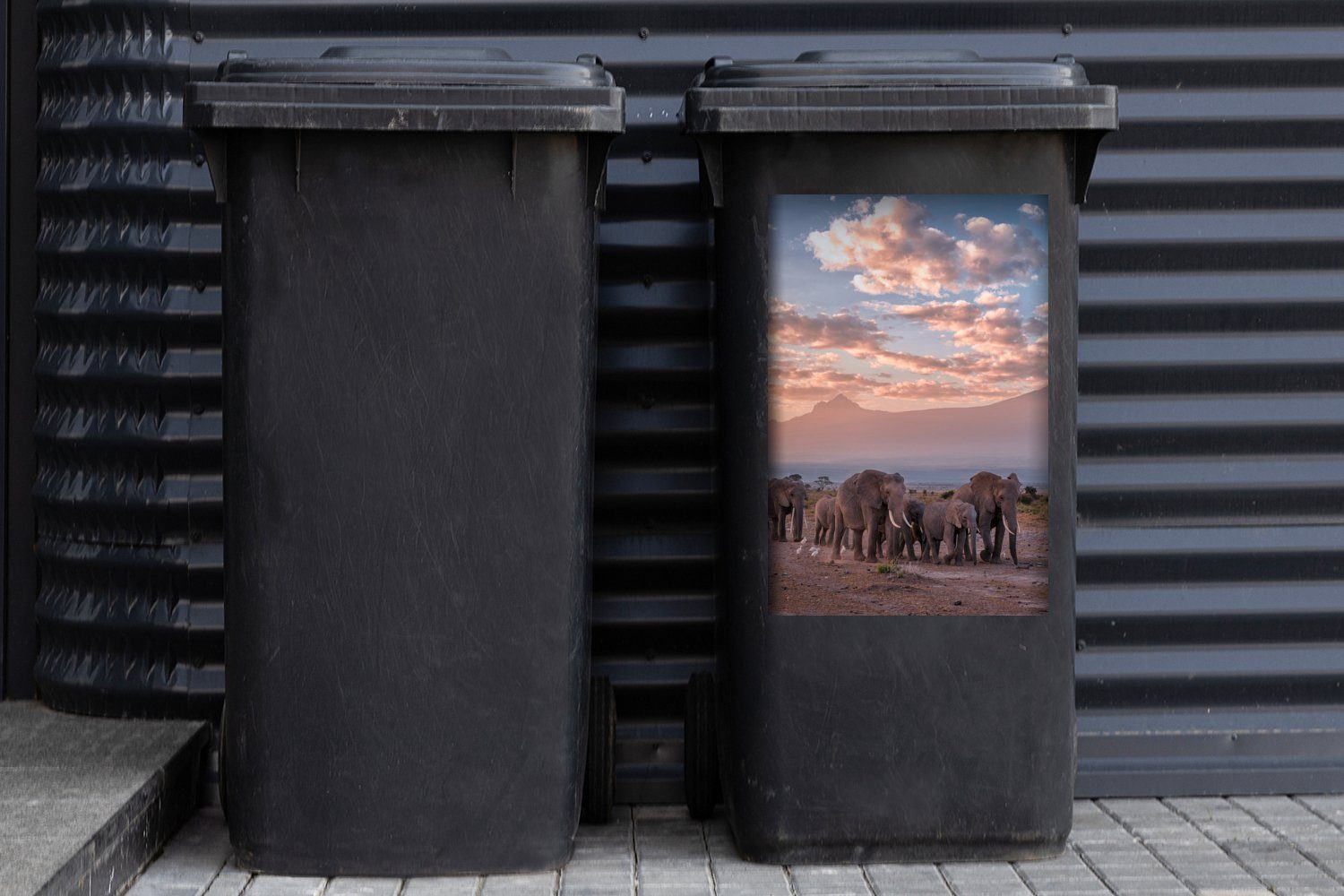 MuchoWow Wandsticker Elefant - Abend Tiere Mülleimer-aufkleber, Landschaft - (1 Mülltonne, Savanne Container, St), - Sticker, - Abfalbehälter