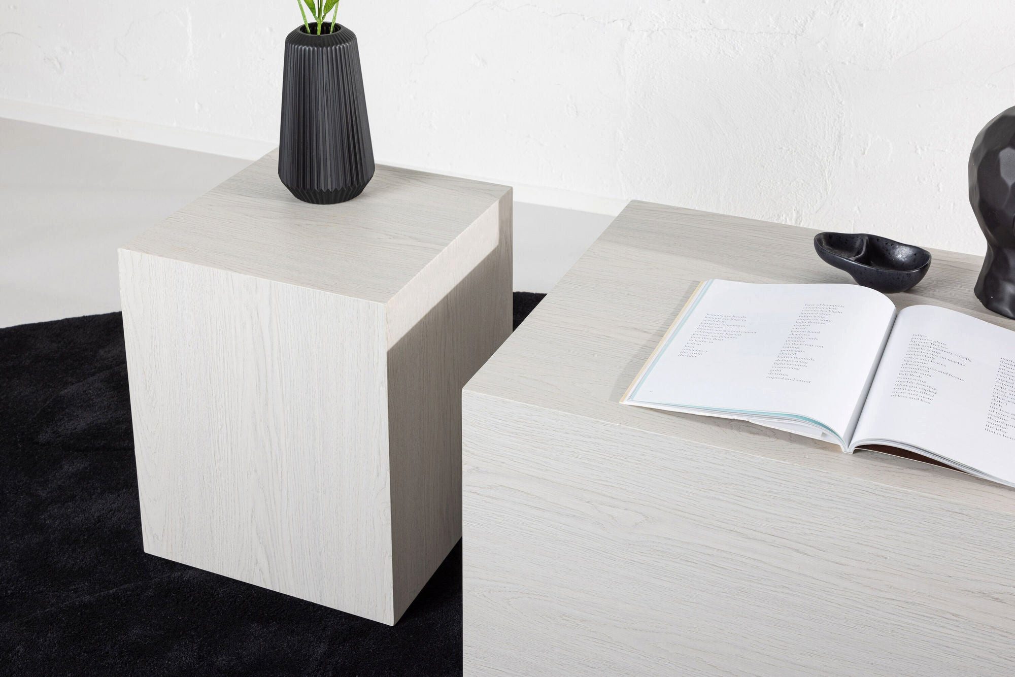 Venture Home Couchtisch