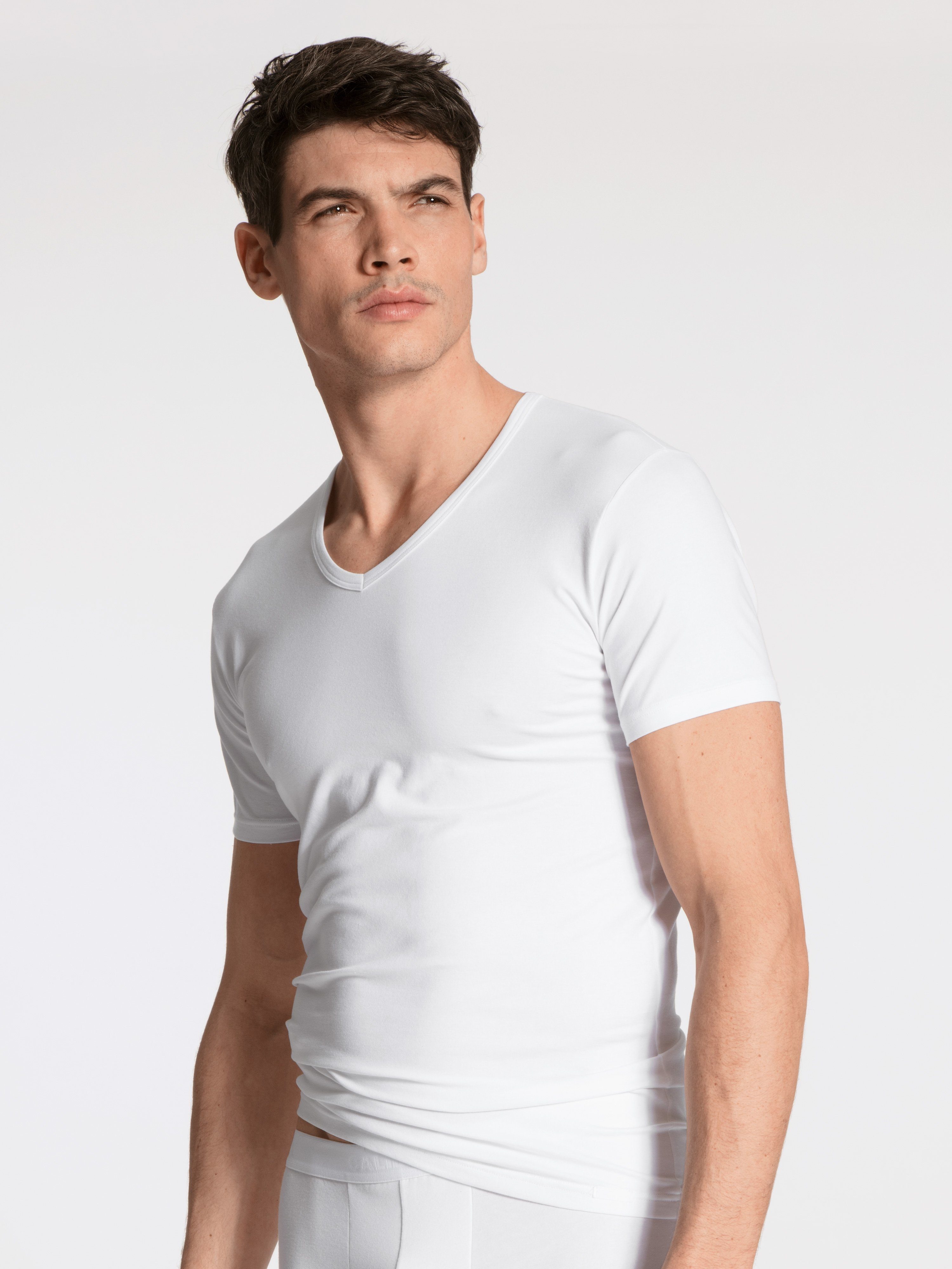 CALIDA Kurzarmshirt Natural Benefit (2er Pack) V-Ausschnitt, feiner Single Jersey, elastisch