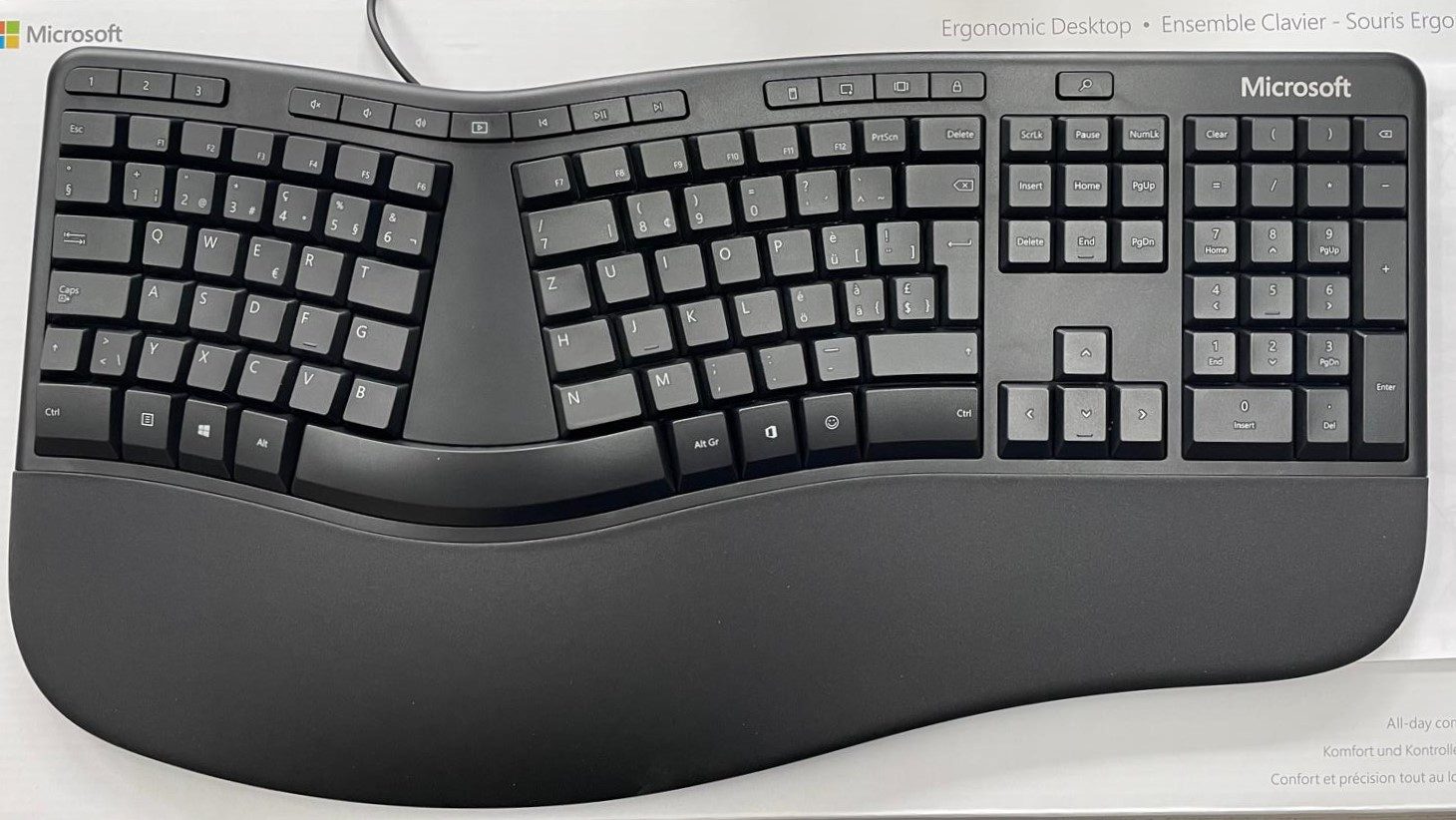 Microsoft Ergonomic Desktop -mit Handballenauflage, Schweizer-QWERTZ Tastatur- und Maus-Set