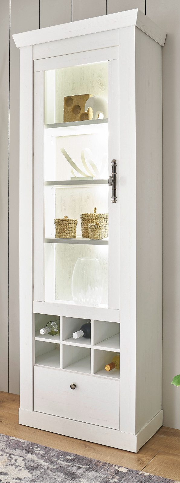 Furn.Design Stauraumvitrine Fiastra (Vitrinenschrank in Pinie weiß Dekor, 70 x 201 cm) mit Flaschenregal, Soft-Close-Funktion