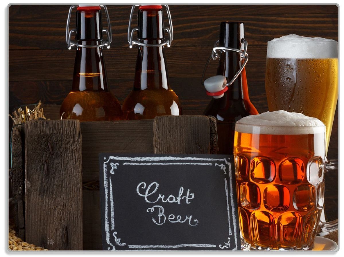 Wallario Schneidebrett Biervarianten 30x40cm Flaschenbier rutschfester Craft Beer, Schild ESG-Sicherheitsglas, im Gummifüße - 4mm, (inkl. Glas 1-St), Pils