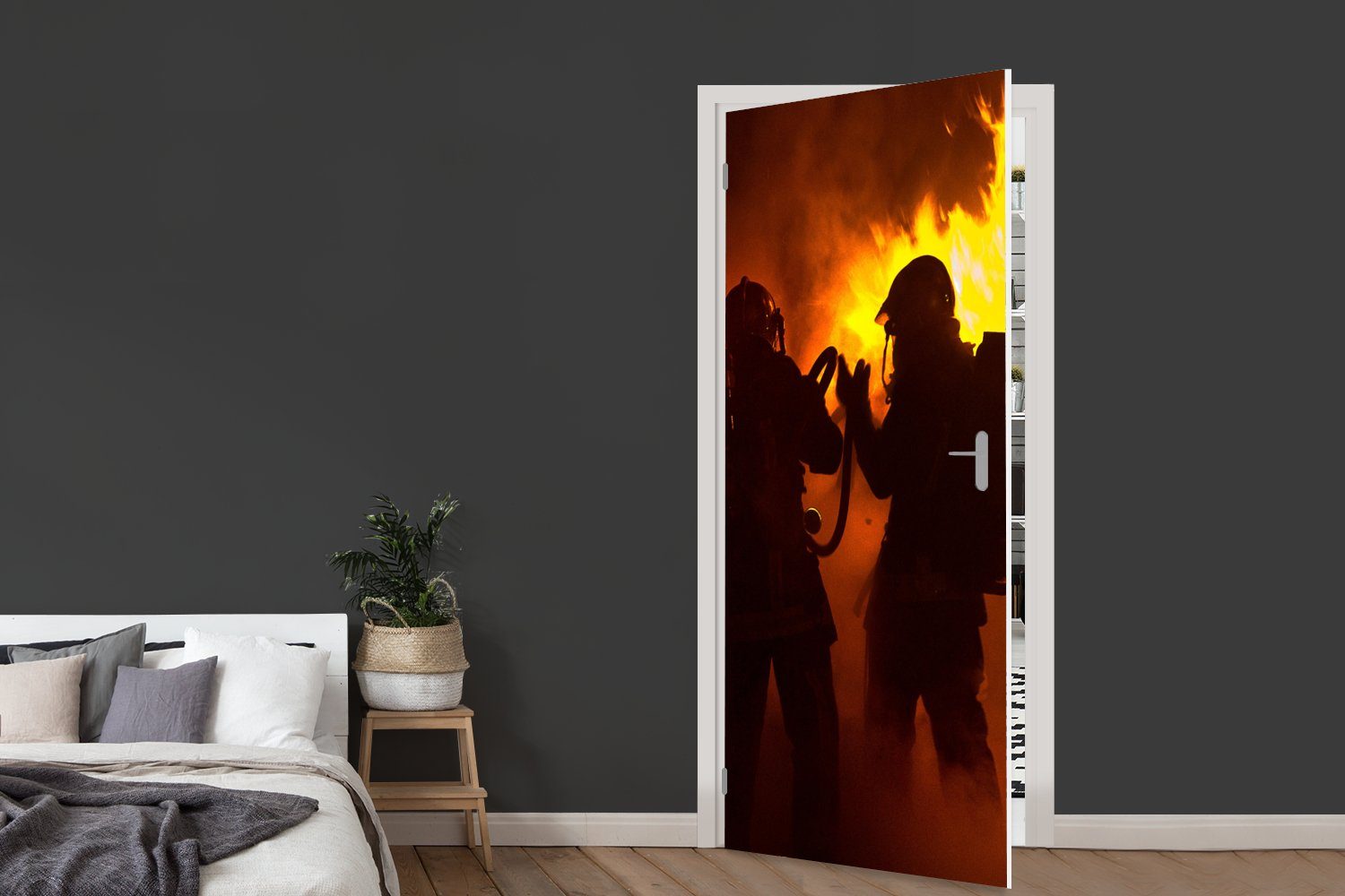 für Tür, von bedruckt, Türaufkleber, MuchoWow Türtapete Silhouetten (1 Feuerwehrleuten, Matt, St), Fototapete cm 75x205