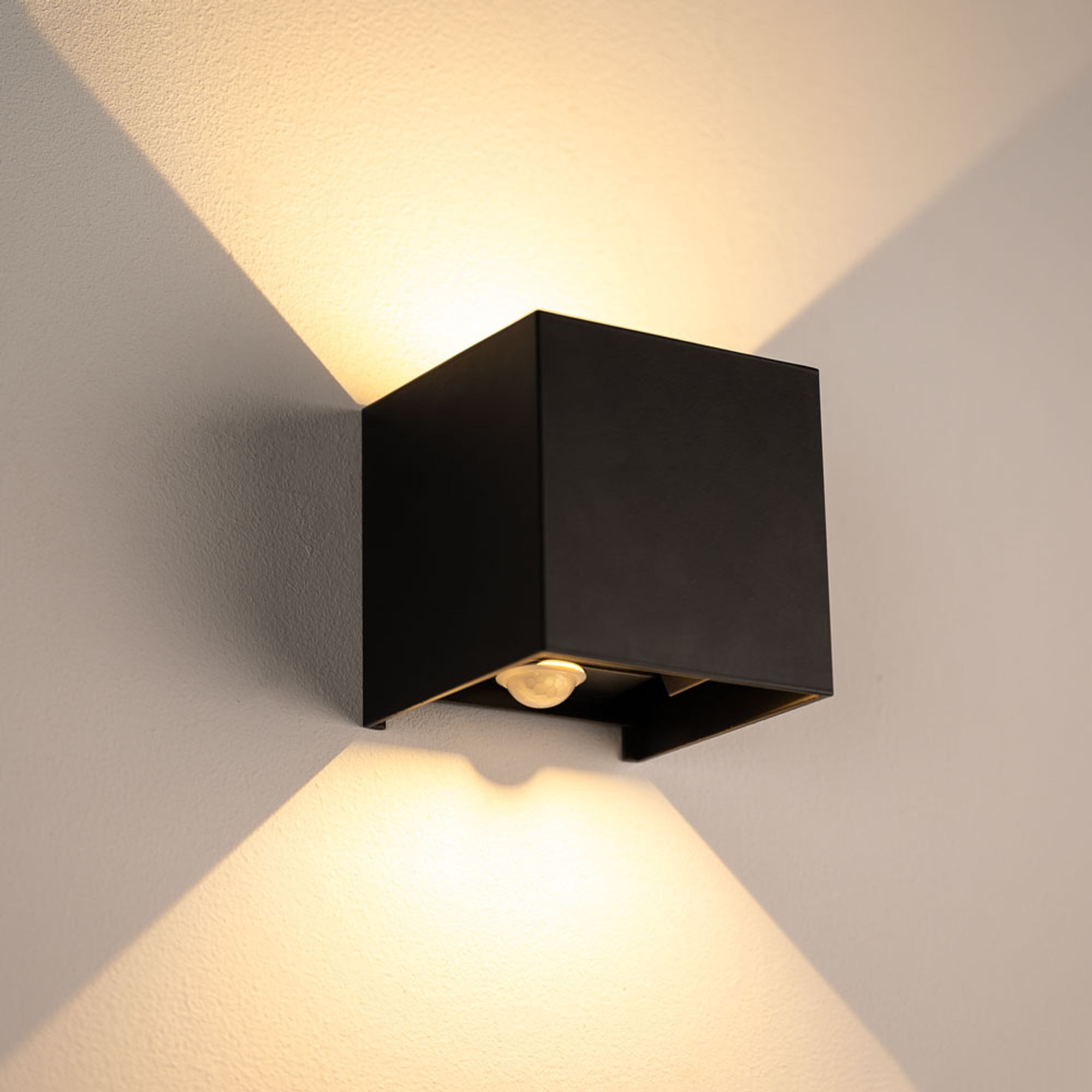Wandleuchte LED Wandlampe Ixa mit Bewegungsmelder Schwarz