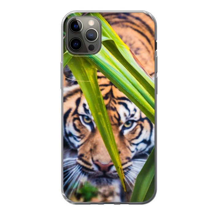 MuchoWow Handyhülle Versteckter Sumatra-Tiger im Laub Handyhülle Apple iPhone 12 Pro Max Smartphone-Bumper Print Handy