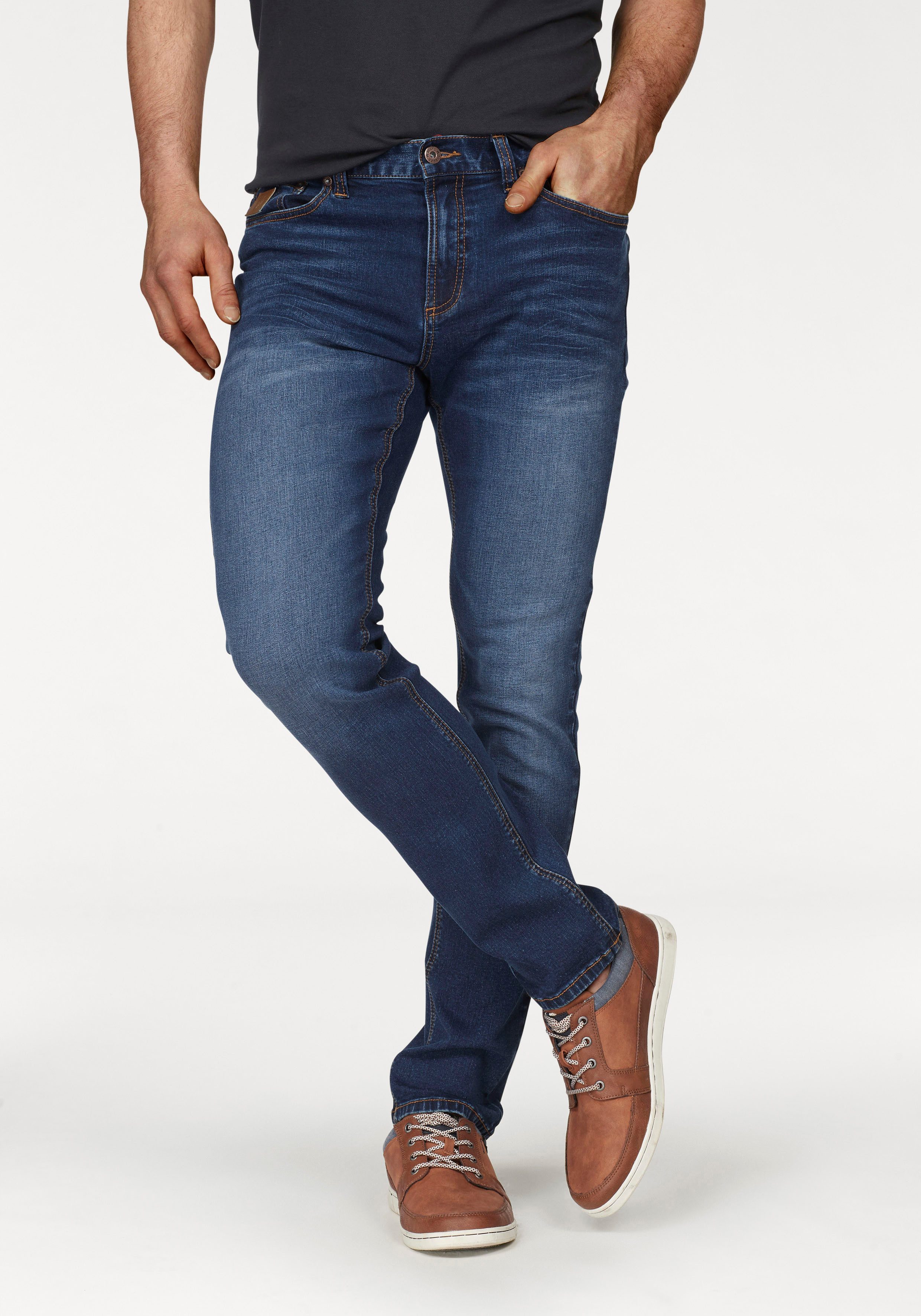 Bruno Banani Straight-Jeans Hutch gerade geschnittenes Bein, niedrige Leibhöhe, reguläre Passform