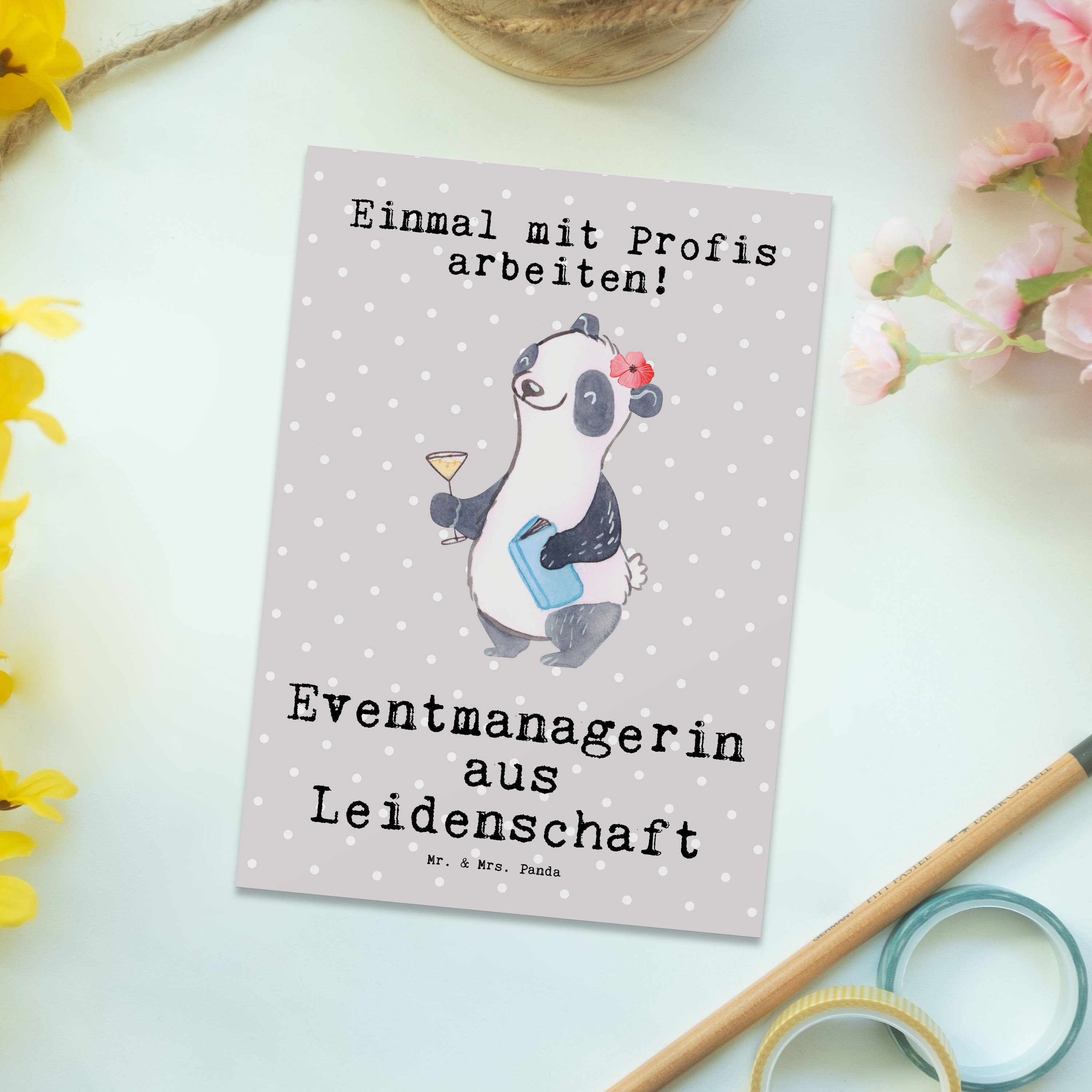 Mr. & Mrs. Panda Postkarte Eventmanagerin aus Leidenschaft - Grau Pastell - Geschenk, Arbeitskol