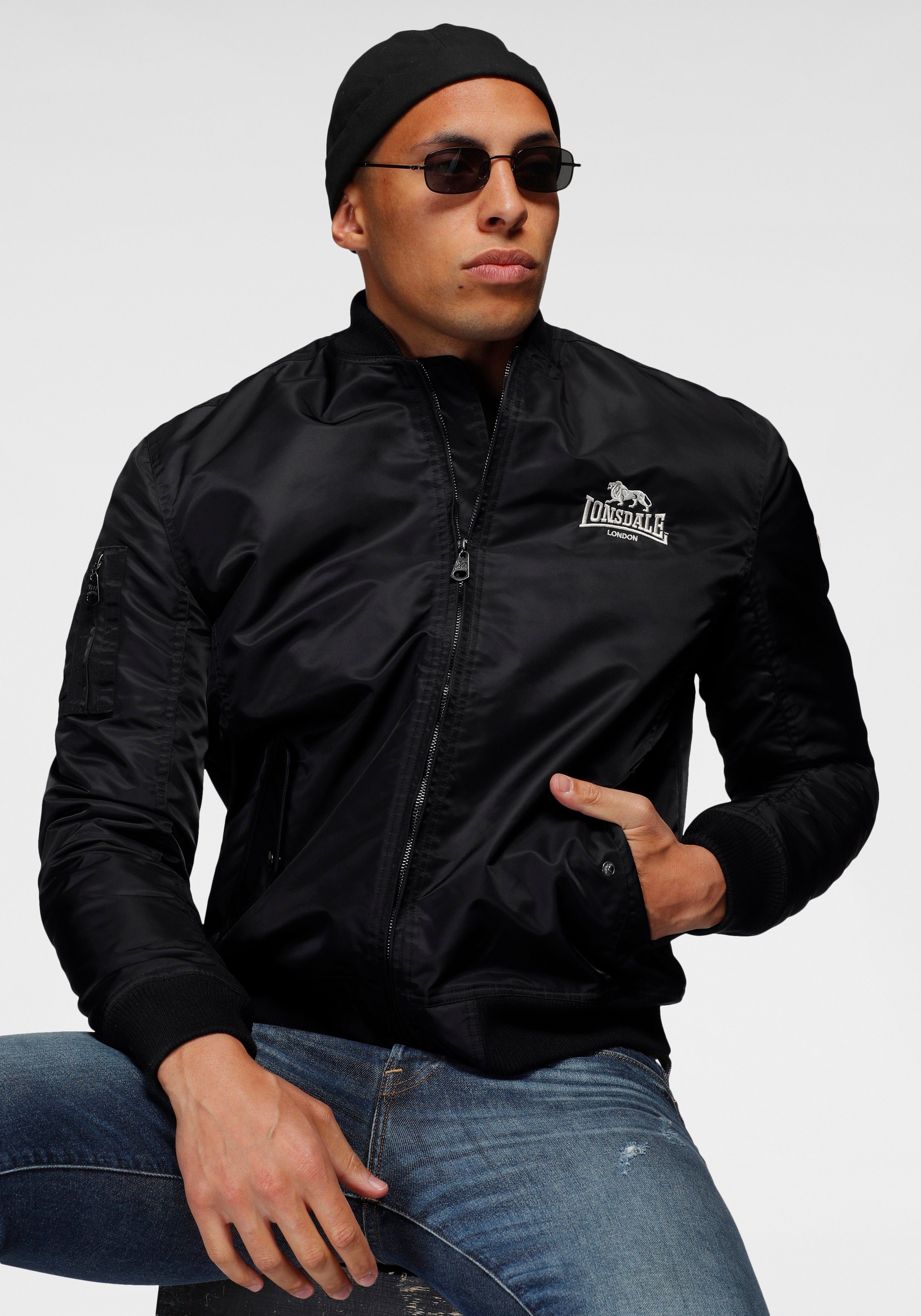 Lonsdale Bomberjacke TERN HILL mit Logodruck, windabweisendes Obermaterial aus Polyamid