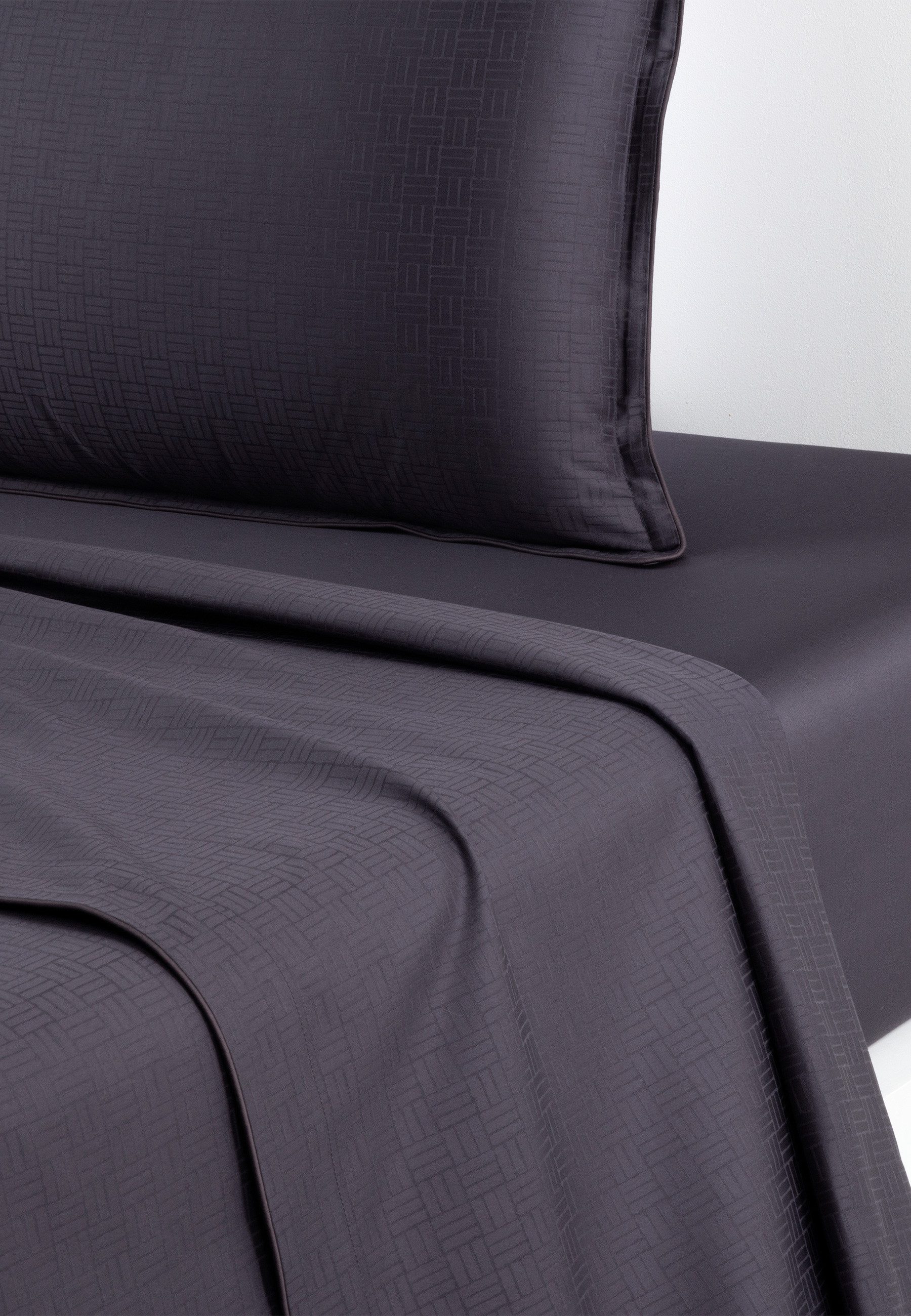 BOSS Home Wendebettwäsche LATTICE, Satin, 2 teilig, ab Größe 135x200 cm, Jacquard-Baumwollsatin, kunstvoll gewebtes Muster