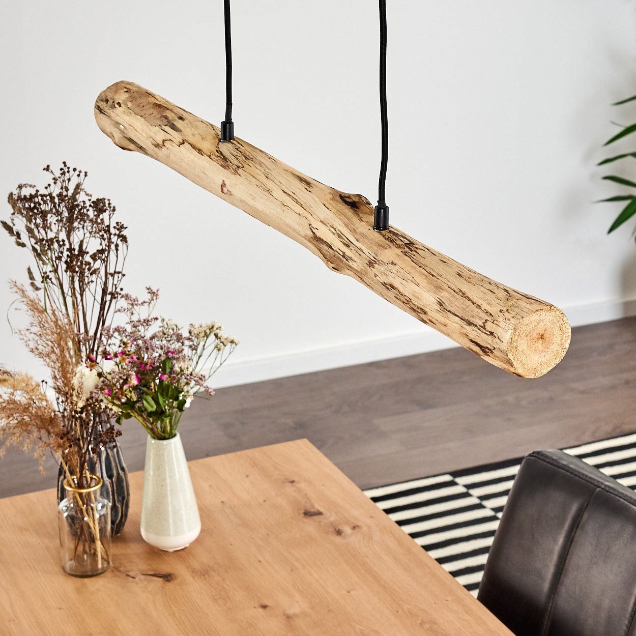 hofstein Pendelleuchte »Licata« dimmbare Hängelampe aus Metall/Holz in Schwarz/Natur, 3000 Kelvin, Holzbalken, 1245 Lumen, dimmbar o. Zubehör über Lichtschalter