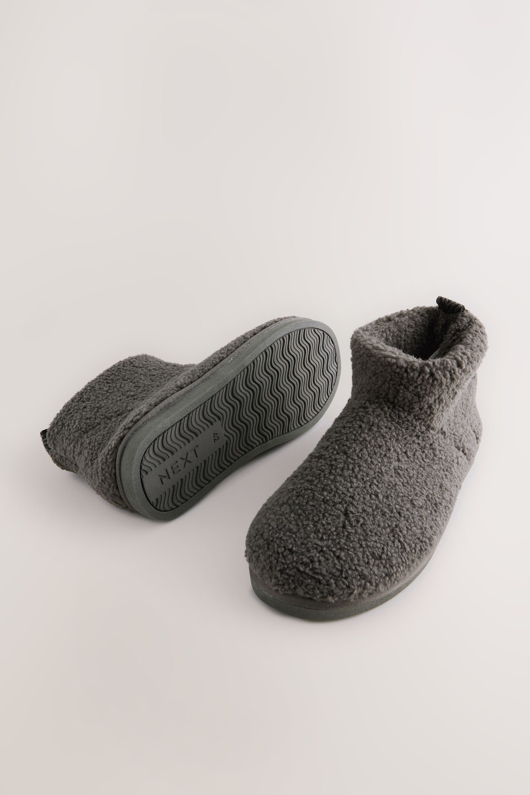 Next Hausstiefel mit Teddyfell Hausschuh (1-tlg)