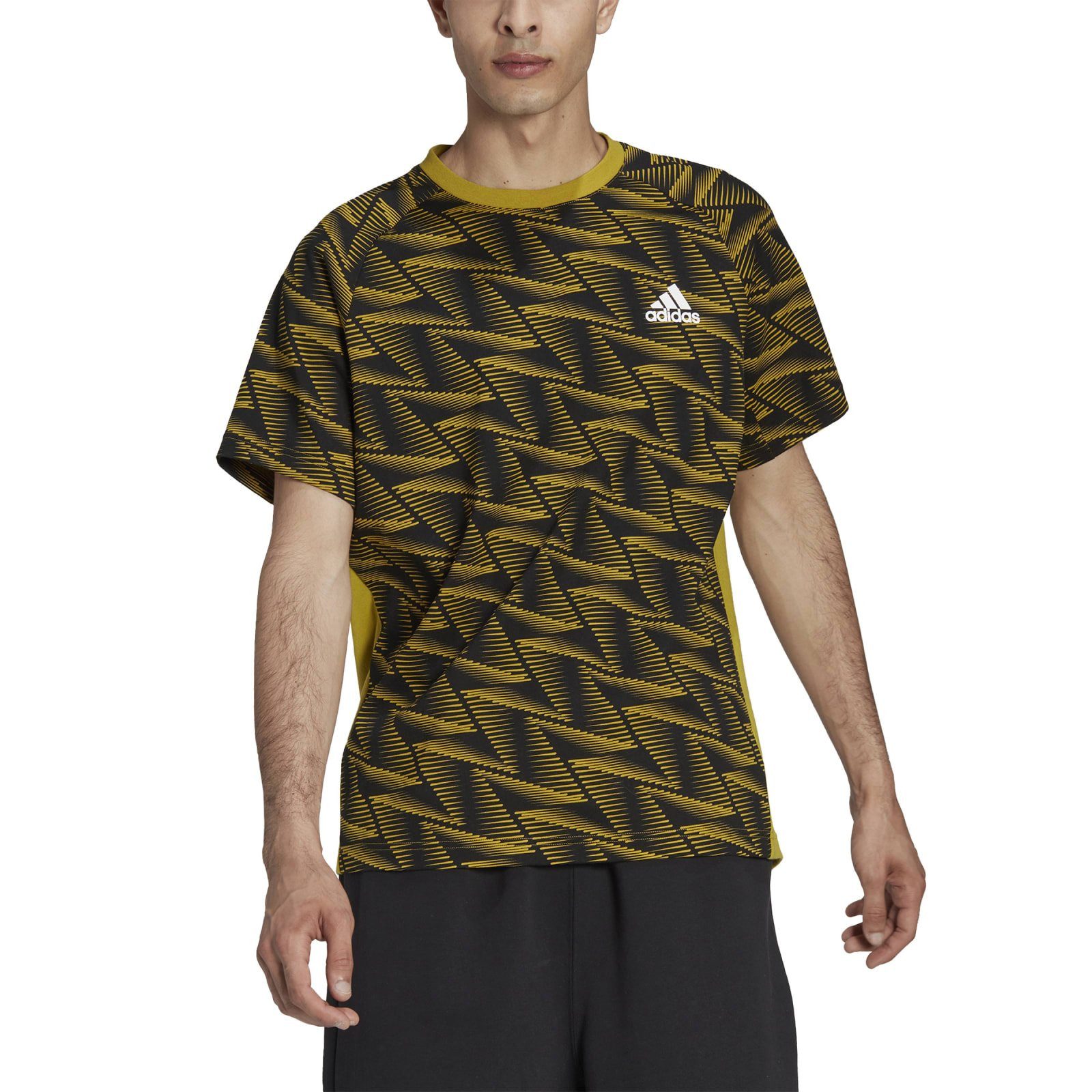 adidas Performance T-Shirt Designed For Gameday Travel (Baumwolle) olivegrün/schwarz Herren
