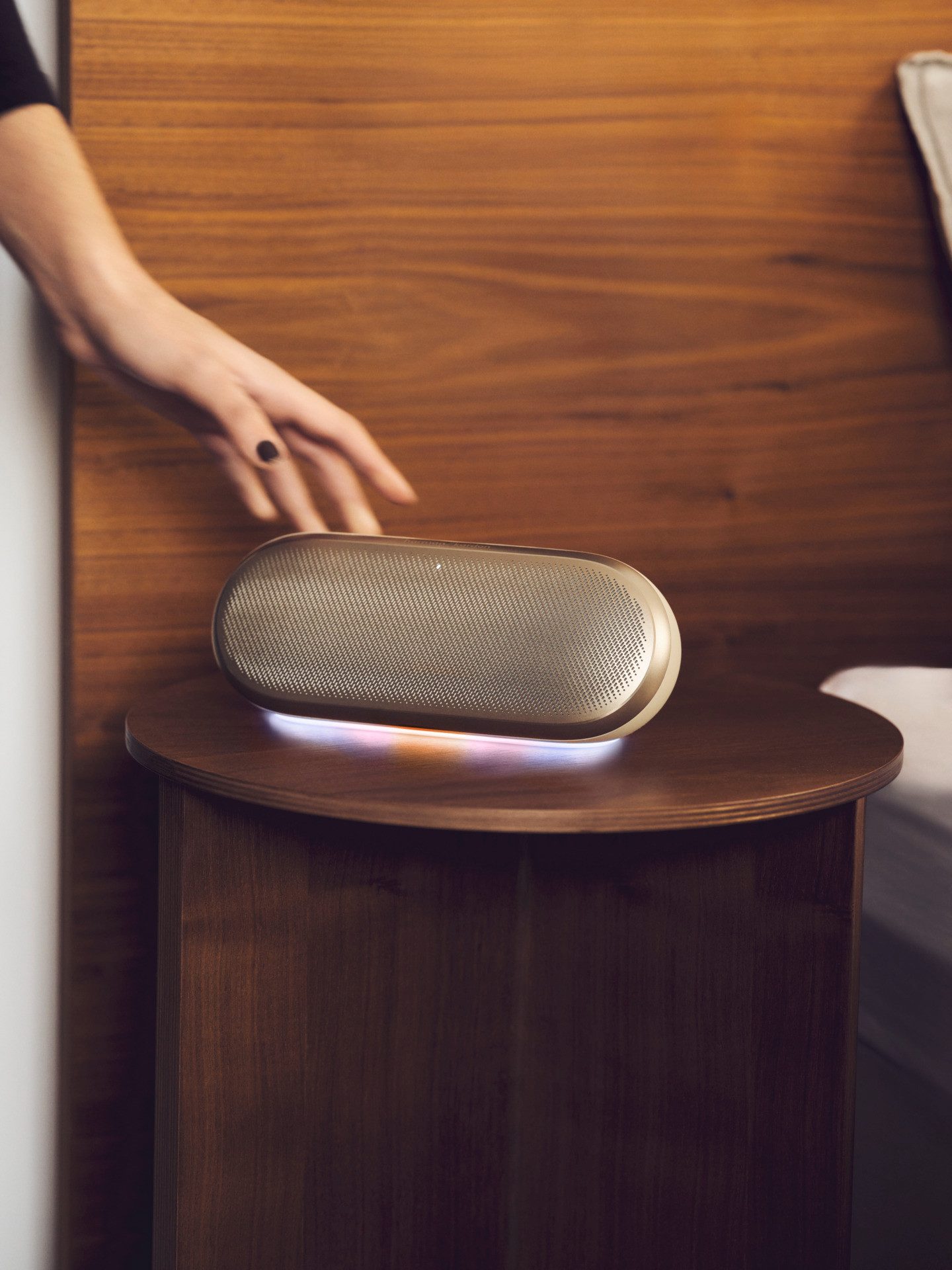 Harman/Kardon LUNA 2 Bluetooth-Lautsprecher (A2DP Bluetooth, Bluetooth, AVRCP Bluetooth, Kabelloser Bluetooth-Lautsprecher)