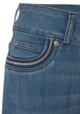 LASCANA Caprijeans mit verzierten Taschen, elastische 7/8-Jeans aus Baumwolle
