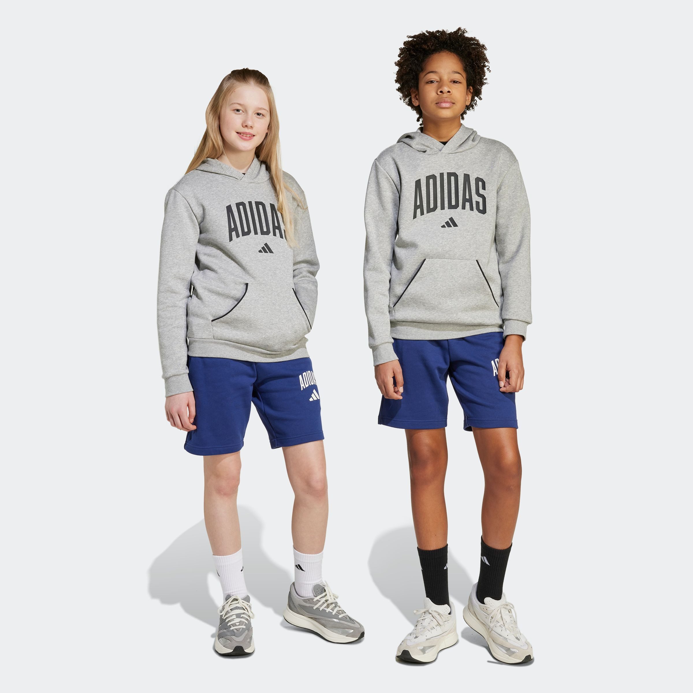 adidas Sportswear Shorts SEASONALS ESSENTIALS COLLEGIATE TYPOGRAPHY KIDS für Kinder und Teens, sportlicher Stil, aus Baumwolle und Polyester – Bild 5 von 5