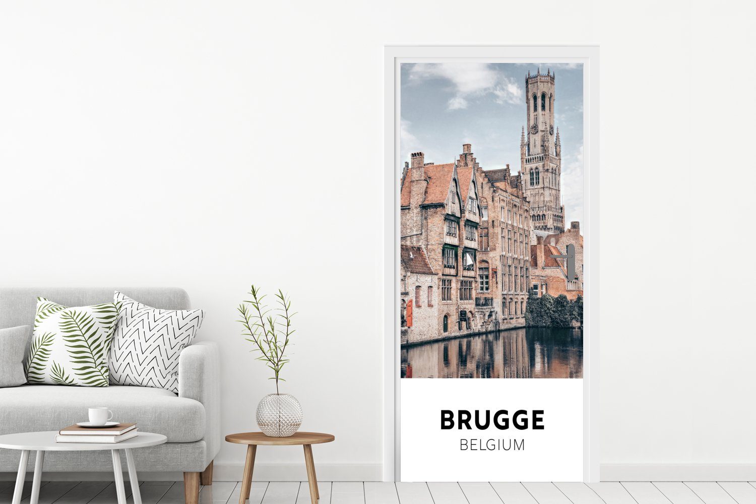 Fototapete St), - Architektur MuchoWow cm (1 Türaufkleber, Türtapete - Brügge - Tür, für 75x205 Matt, bedruckt, Wasser, Belgien