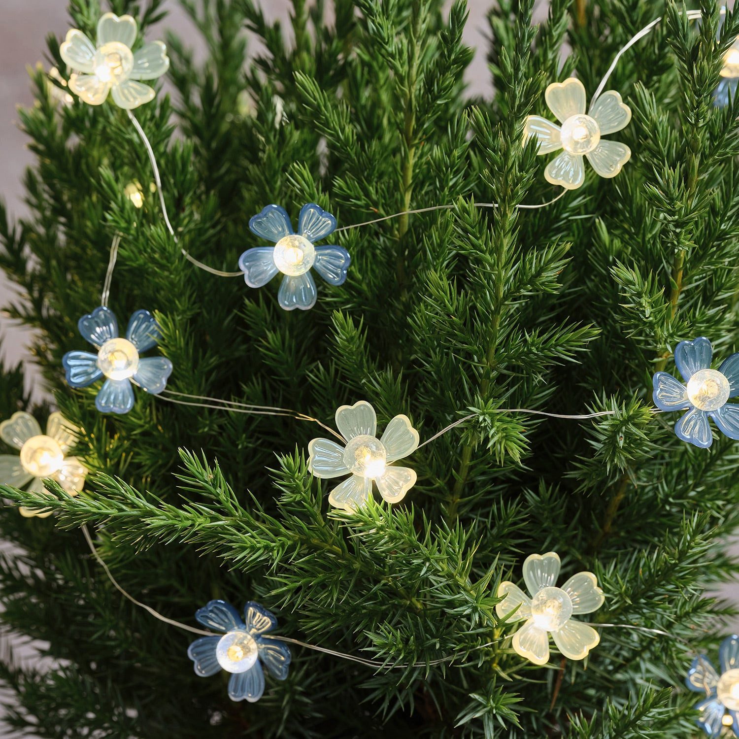 Lights4fun LED-Lichterkette Blaue & weiße Mikro-LED-Blumenlichterkette Warmweiß mit Timer