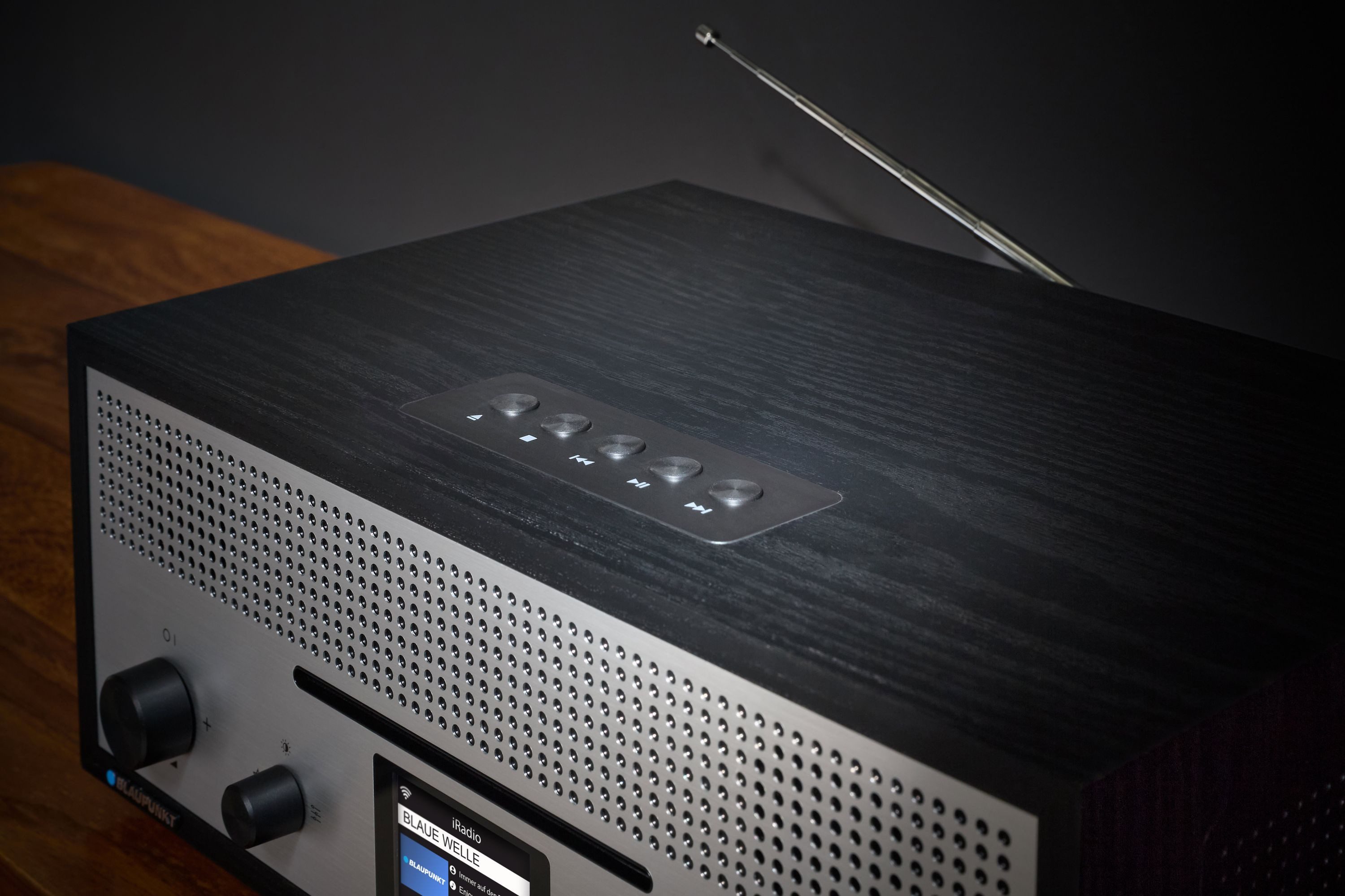 Blaupunkt Milano Digitalradio (DAB) (Digitalradio (DAB), Slot-In CD-Laufwerk zum Abspielen von Audio- und MP3-CDs)