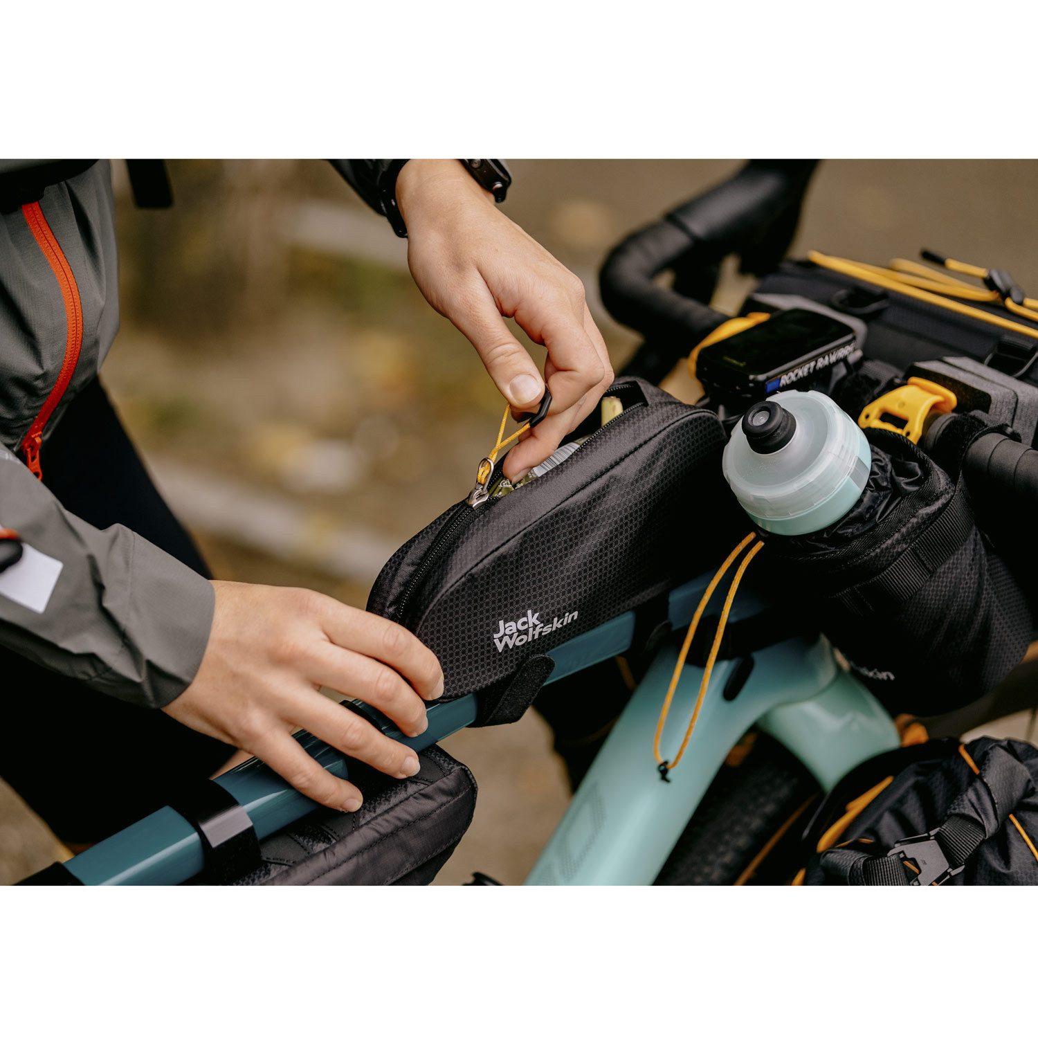Jack Wolfskin Freizeitrucksack Jack Wolfskin Fahrrad Tasche Morobbia Tube Bag flash black (1-tlg)