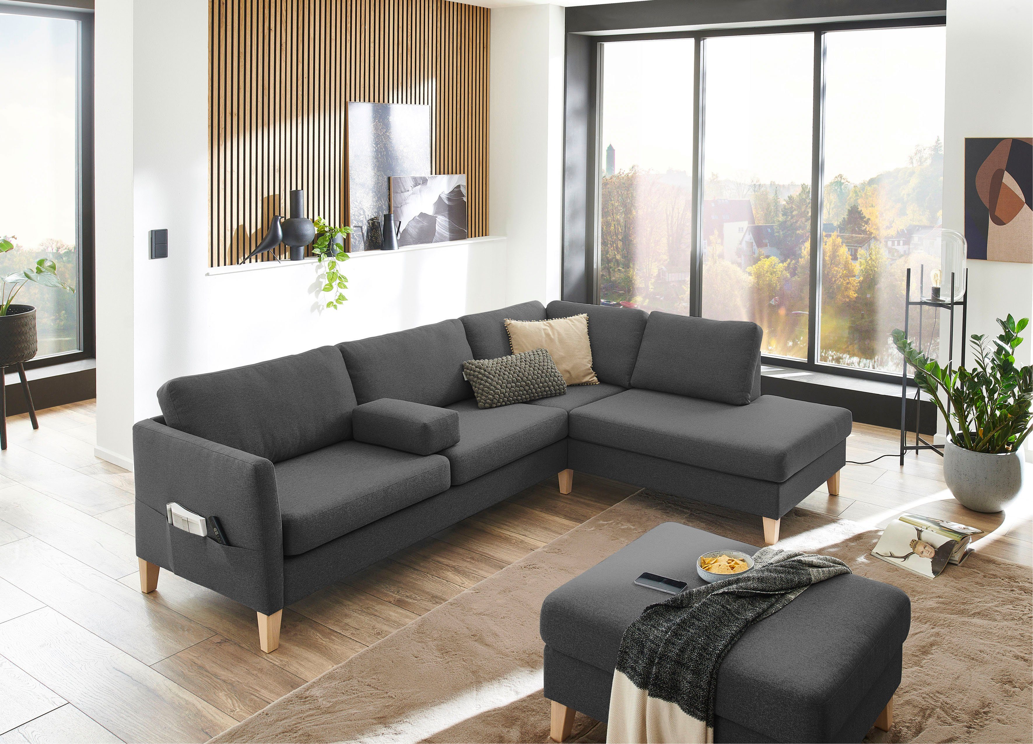 ATLANTIC home collection und Ecksofa mane, anthrazit mit Seitentaschen mit Mailo, Massivholzfüßen