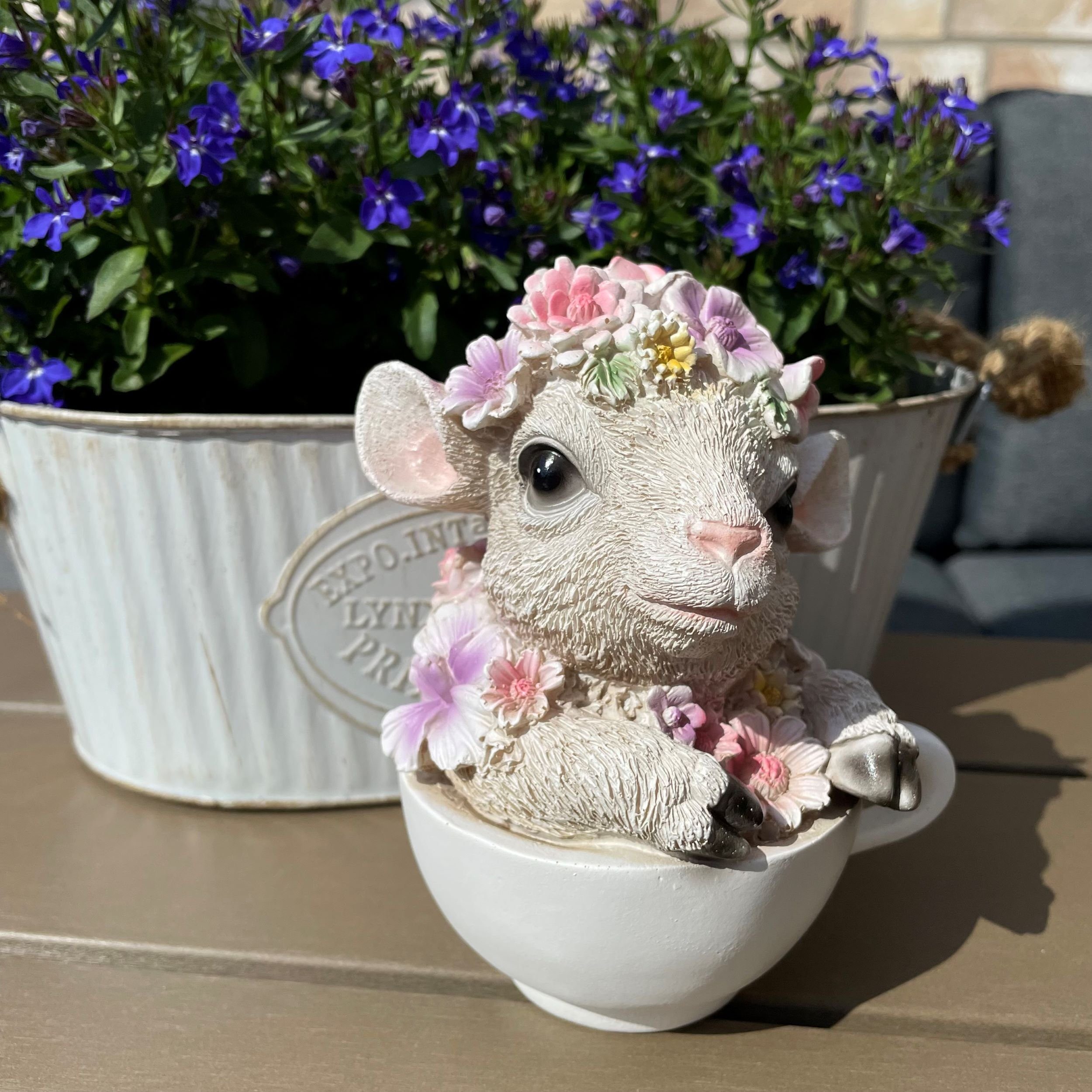 Online-Fuchs Gartenfigur süßes Lamm mit Blumen günstig online kaufen