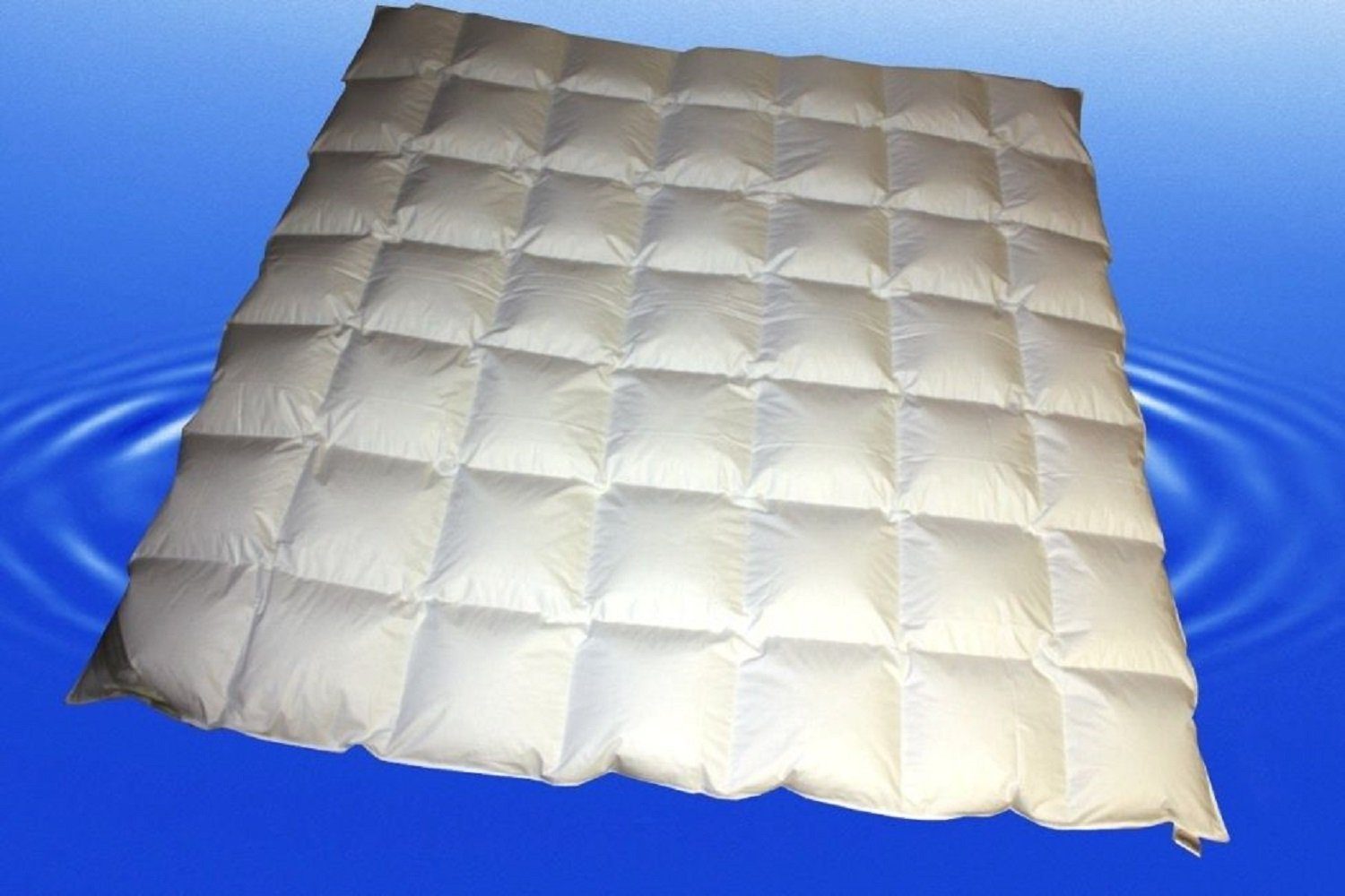 Betten Hofmann 4-Jahreszeitenbett Betten Hofmann Franken Ganzjahres-Daunendecke 8x8 240x220 cm 1280 g, Füllung: 100% Gänsedaunen, Bezug: 100% Baumwolle, Ganzjahresdecke im Kuschelmaß, hergestellt in Deutschland