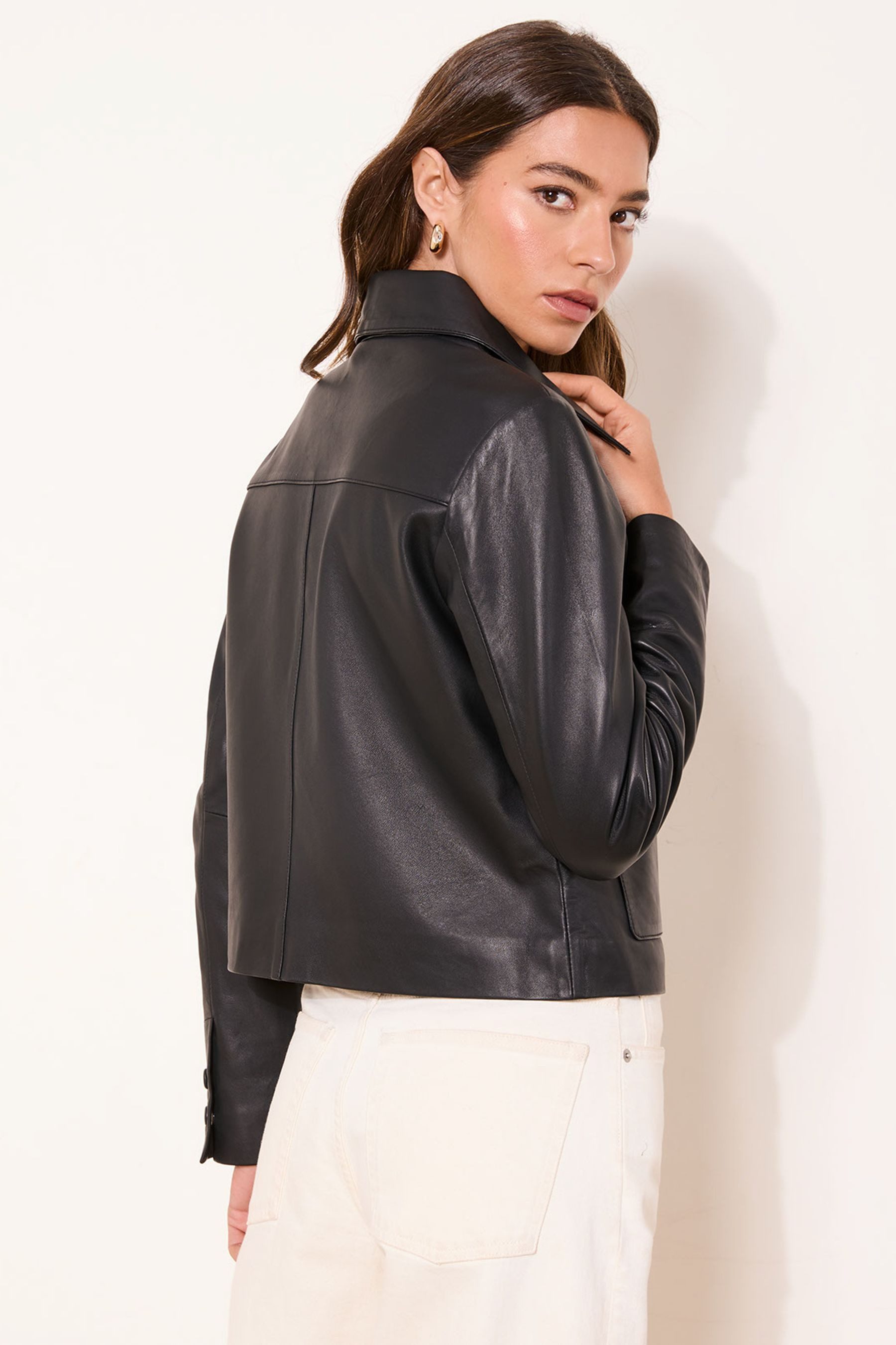 LIPSY Lederjacke Lipsy Lederjacke mit Kragen und Doppeldruckknopf (1-St) – Bild 2 von 5